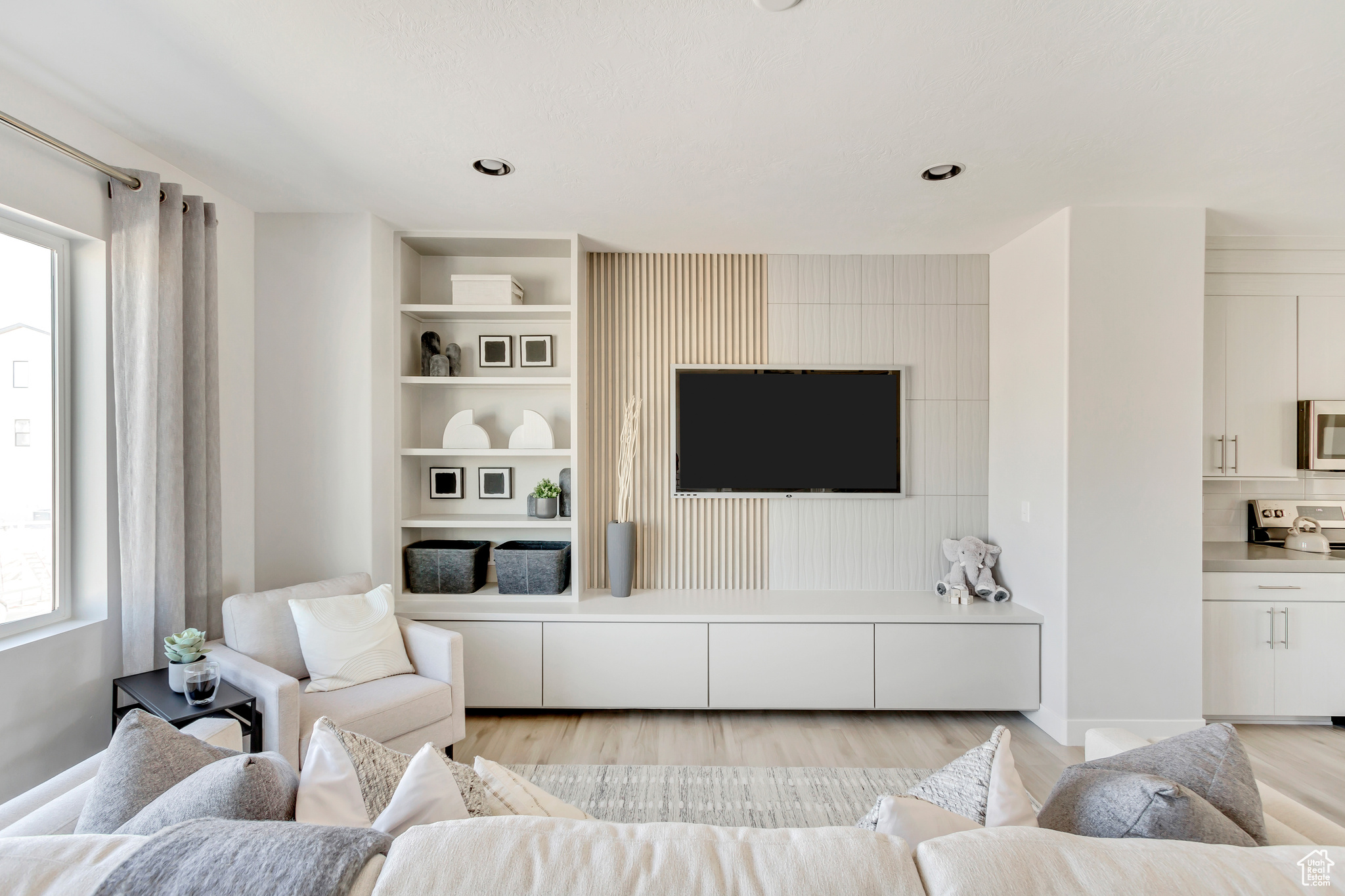 MEADOWBROOK - Residential