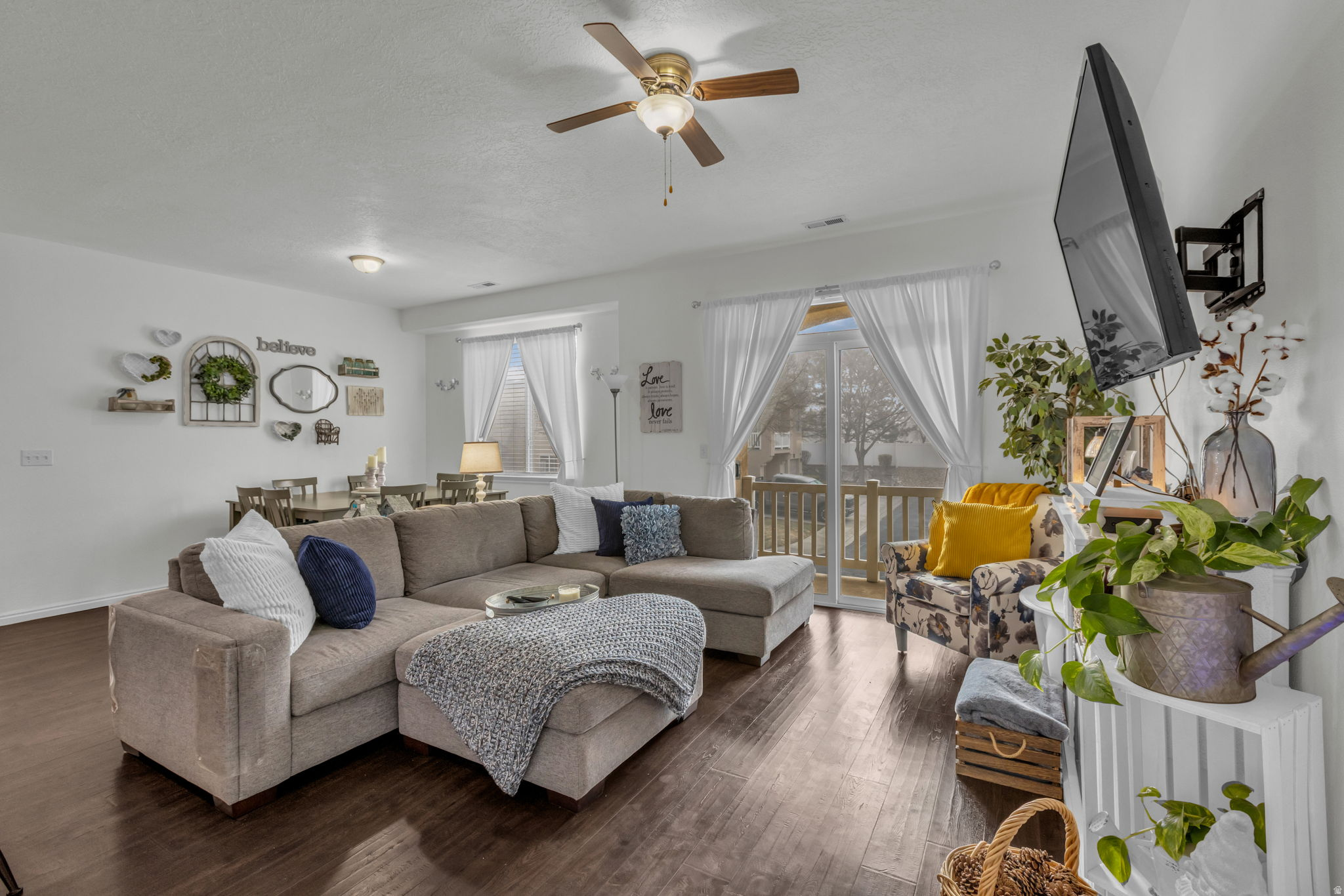 TOWNS AT HUNTER VILLAGE - Residential