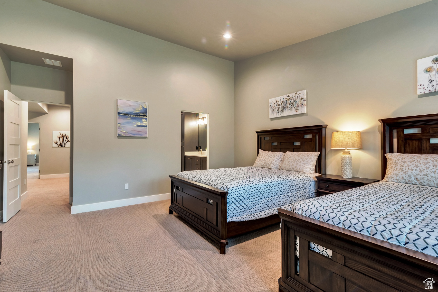 MAYFLOWER LAKESIDE - Residential