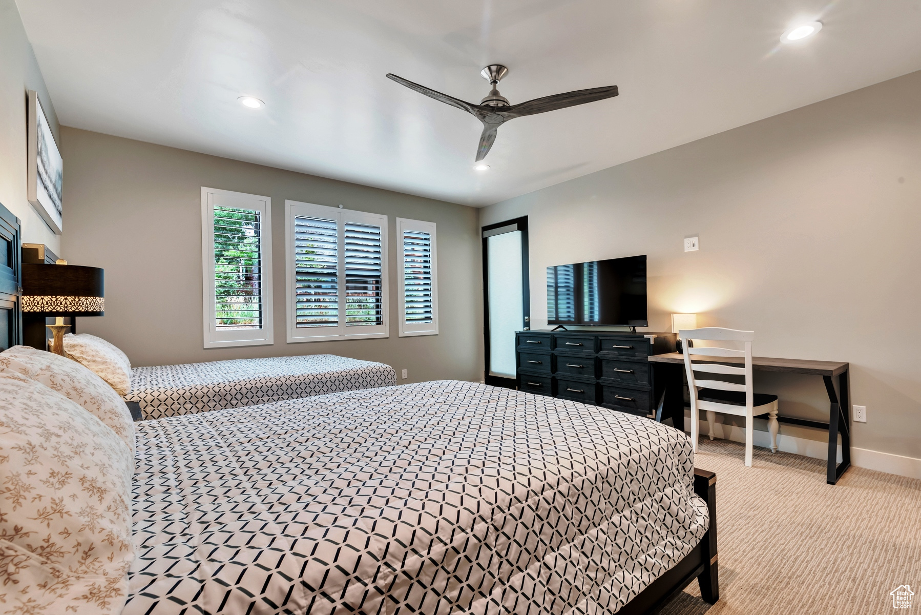 MAYFLOWER LAKESIDE - Residential
