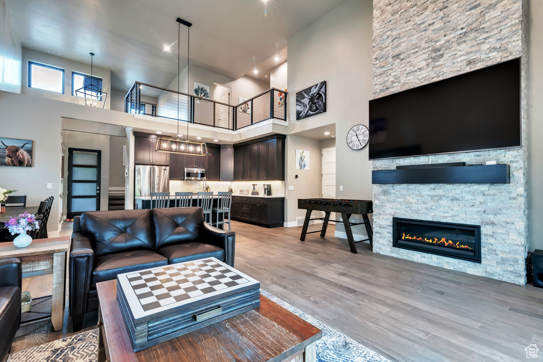MAYFLOWER LAKESIDE - Residential