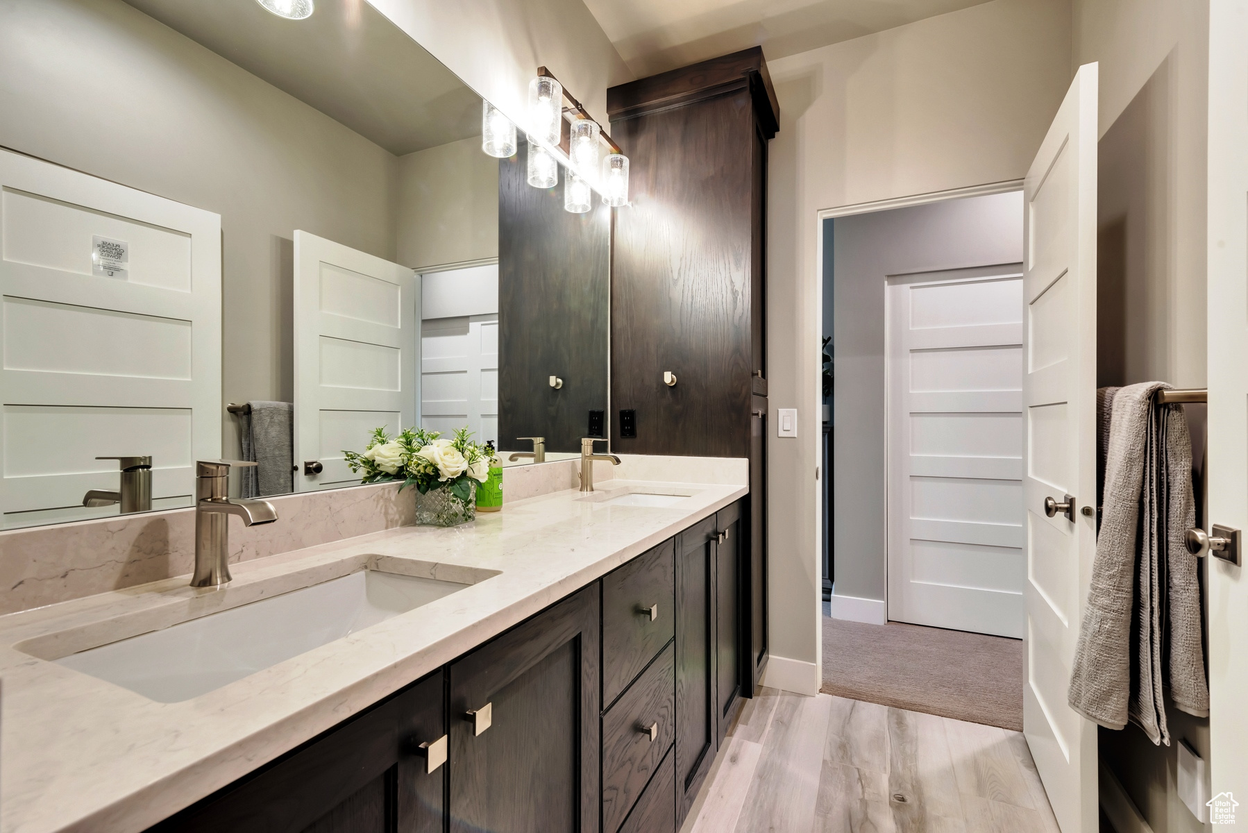 MAYFLOWER LAKESIDE - Residential