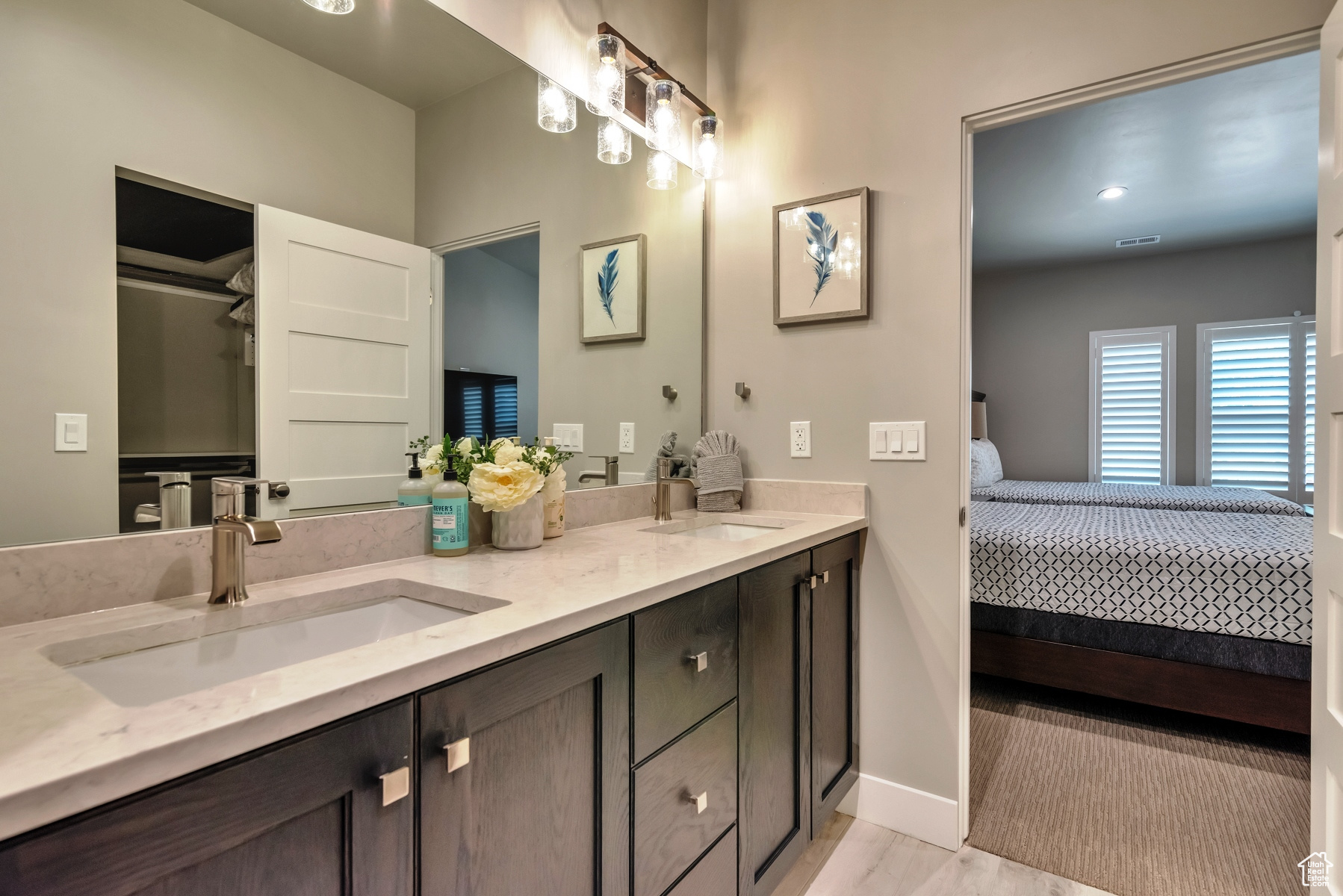 MAYFLOWER LAKESIDE - Residential