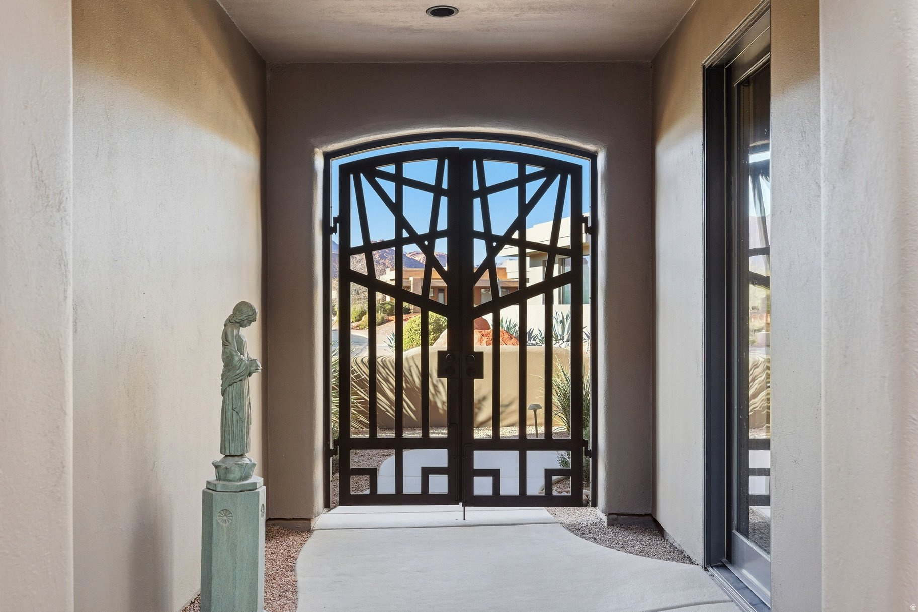 CLIFFS OF SNOW CANYO - Residential