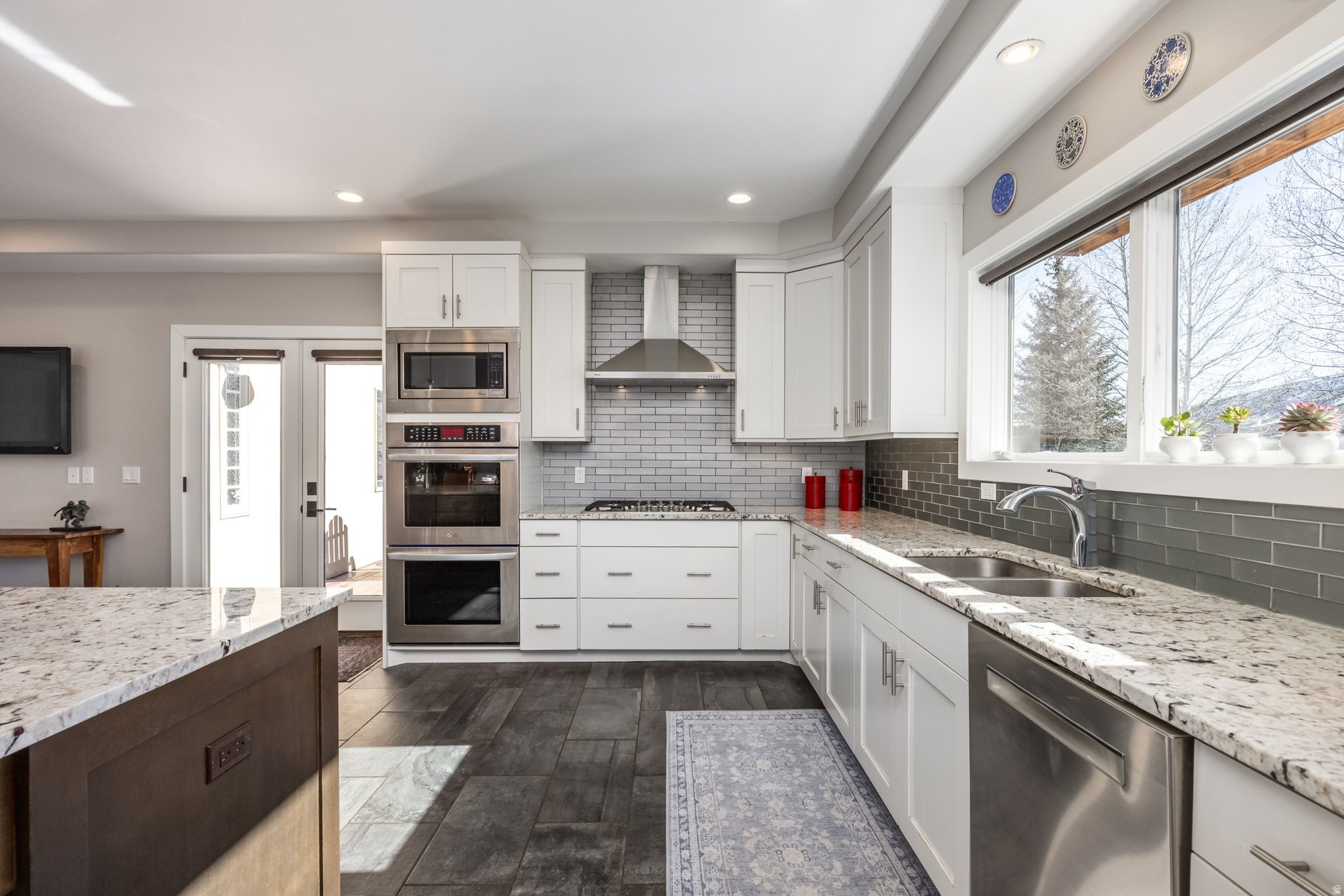 TRAILSIDE PARK - Residential