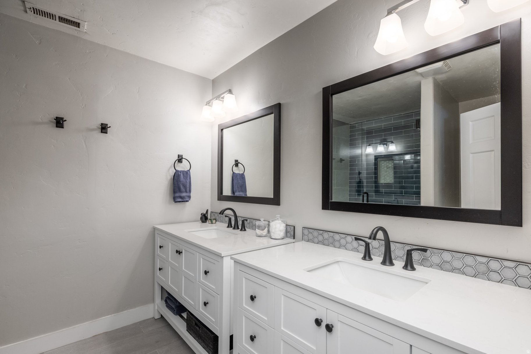 TRAILSIDE PARK - Residential