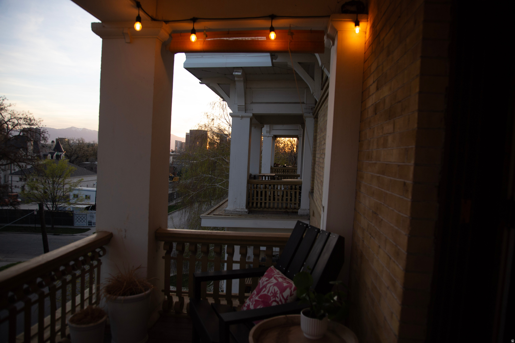 DORIUS CONDO - Residential