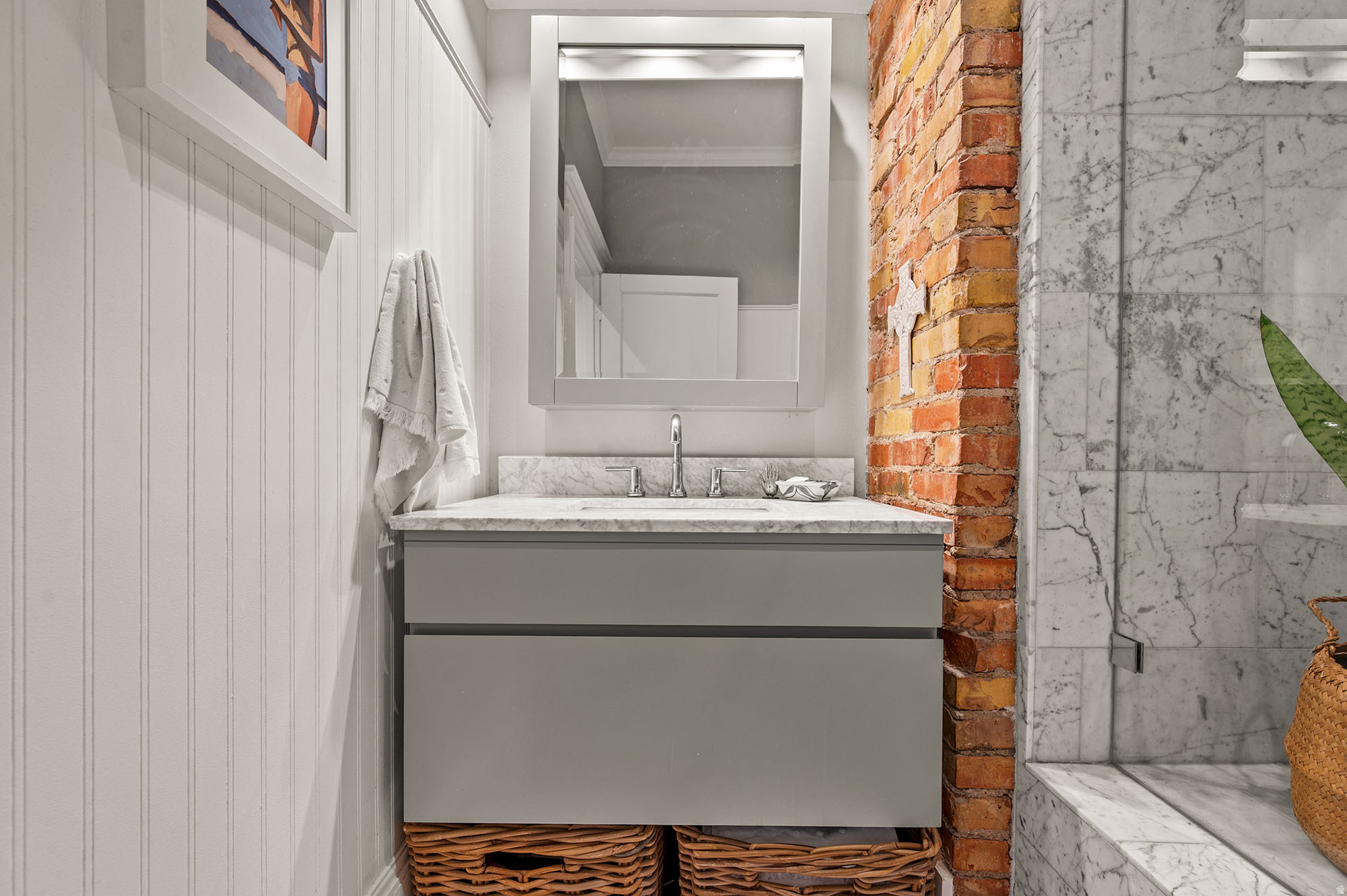 DORIUS CONDO - Residential