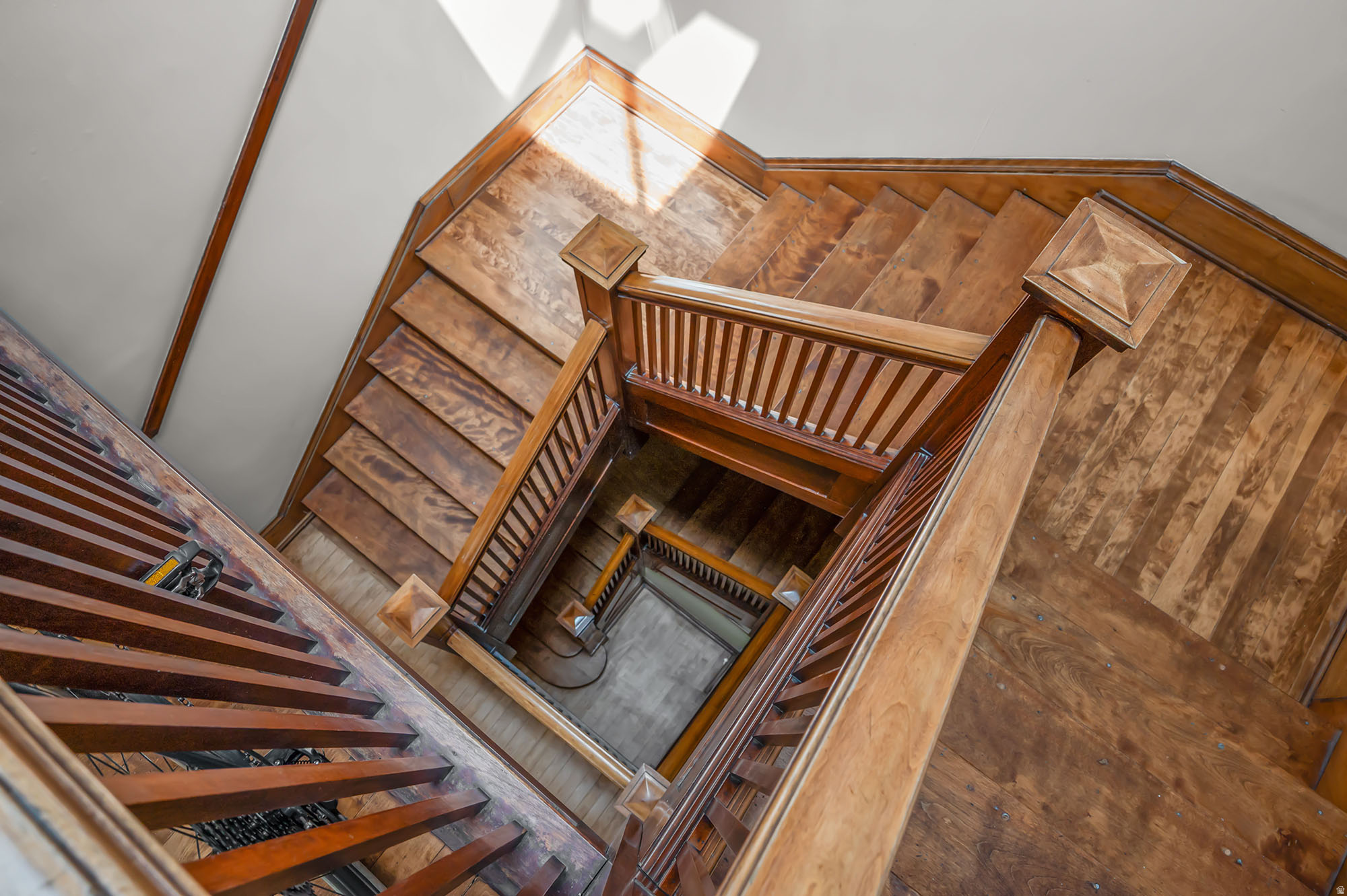 DORIUS CONDO - Residential