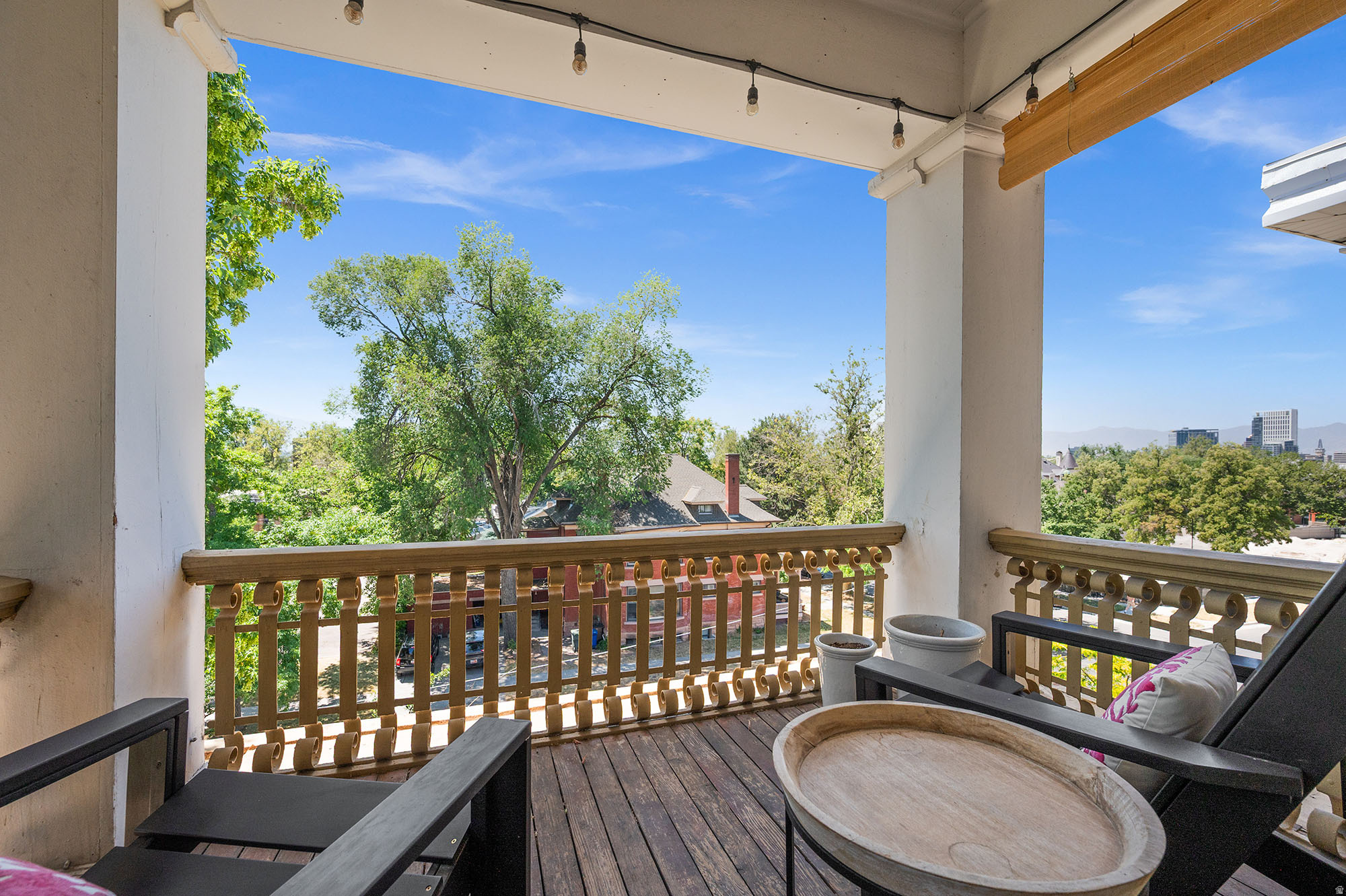 DORIUS CONDO - Residential