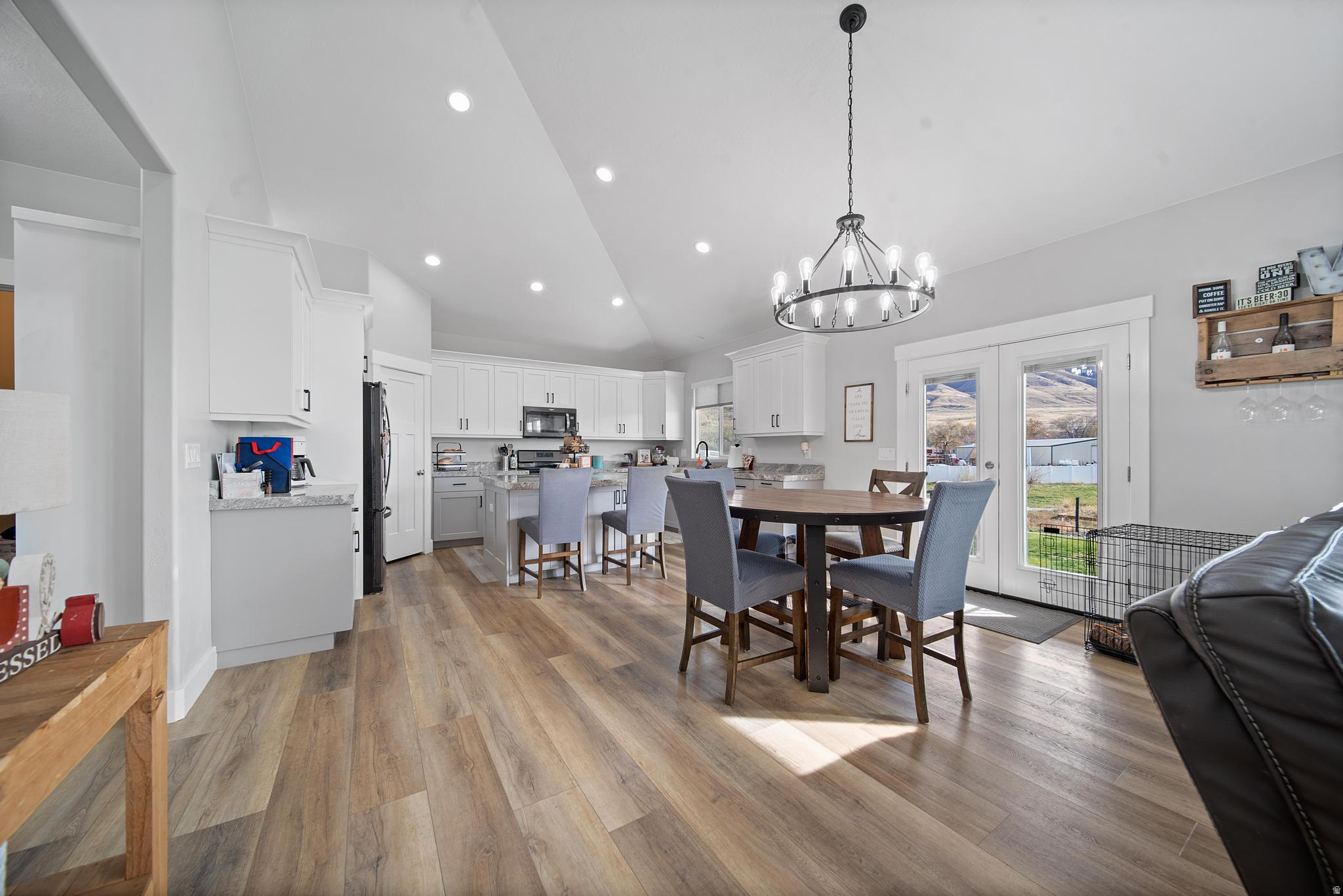 BRIDLE WALK - Residential