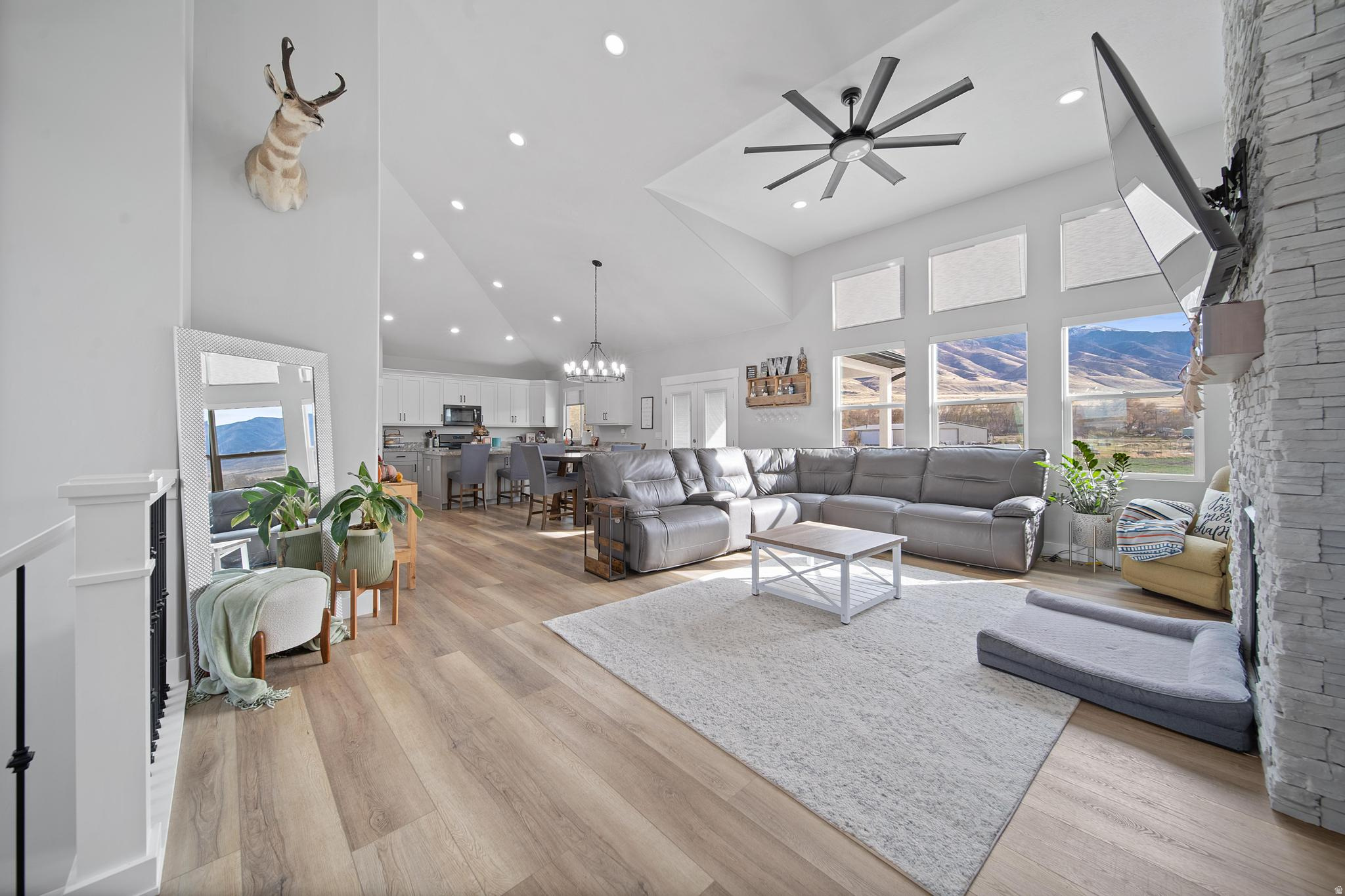 BRIDLE WALK - Residential