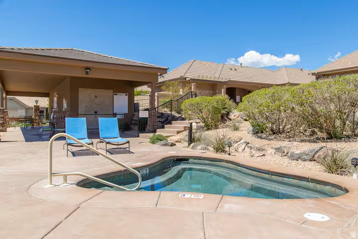 CORAL RIDGE TOWNHOMES PH 2 - Residential