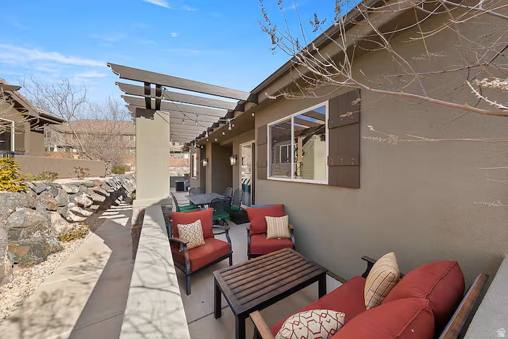 CORAL RIDGE TOWNHOMES PH 2 - Residential