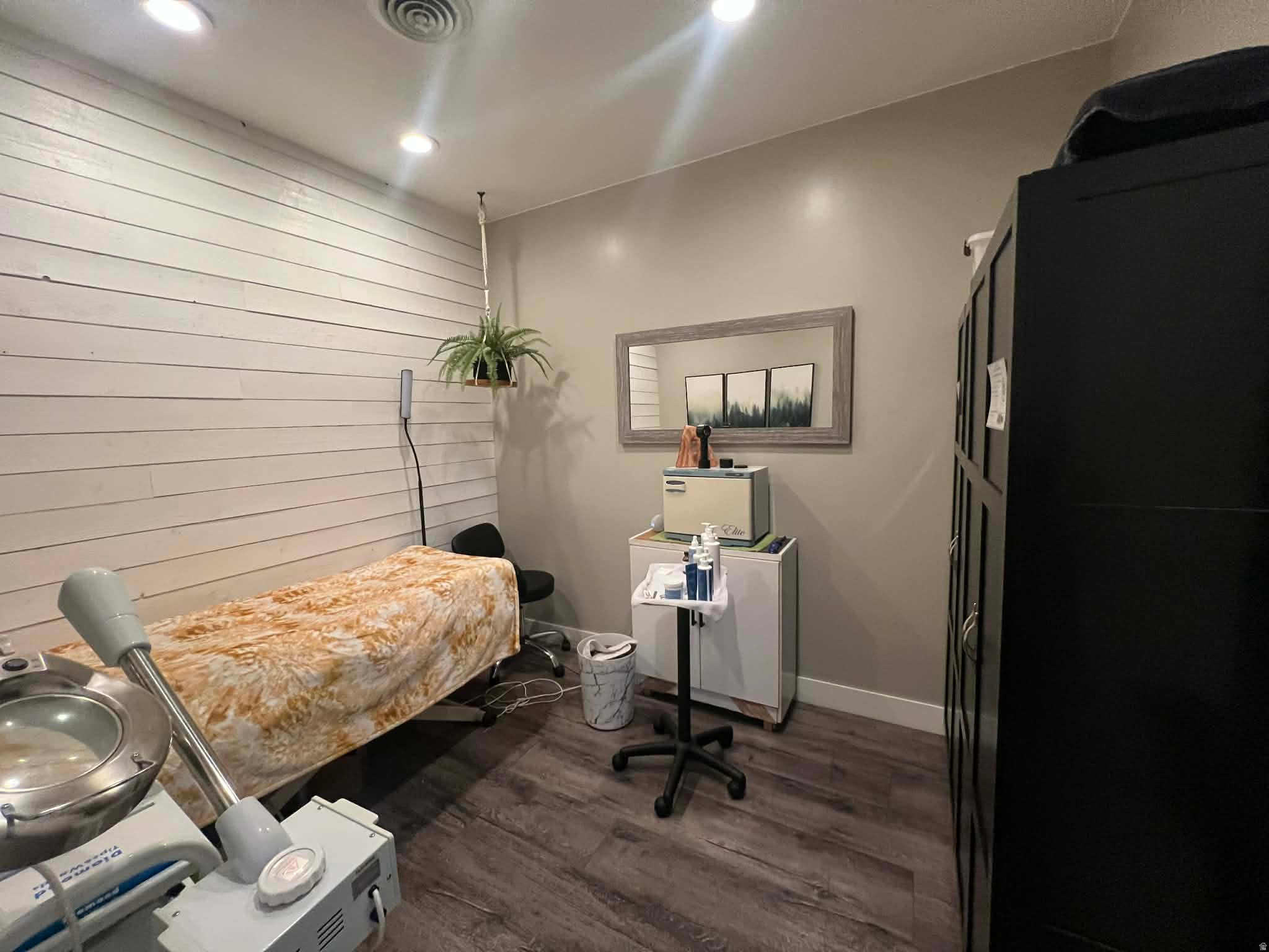 FARR WEST CENTER - Commercial Lease