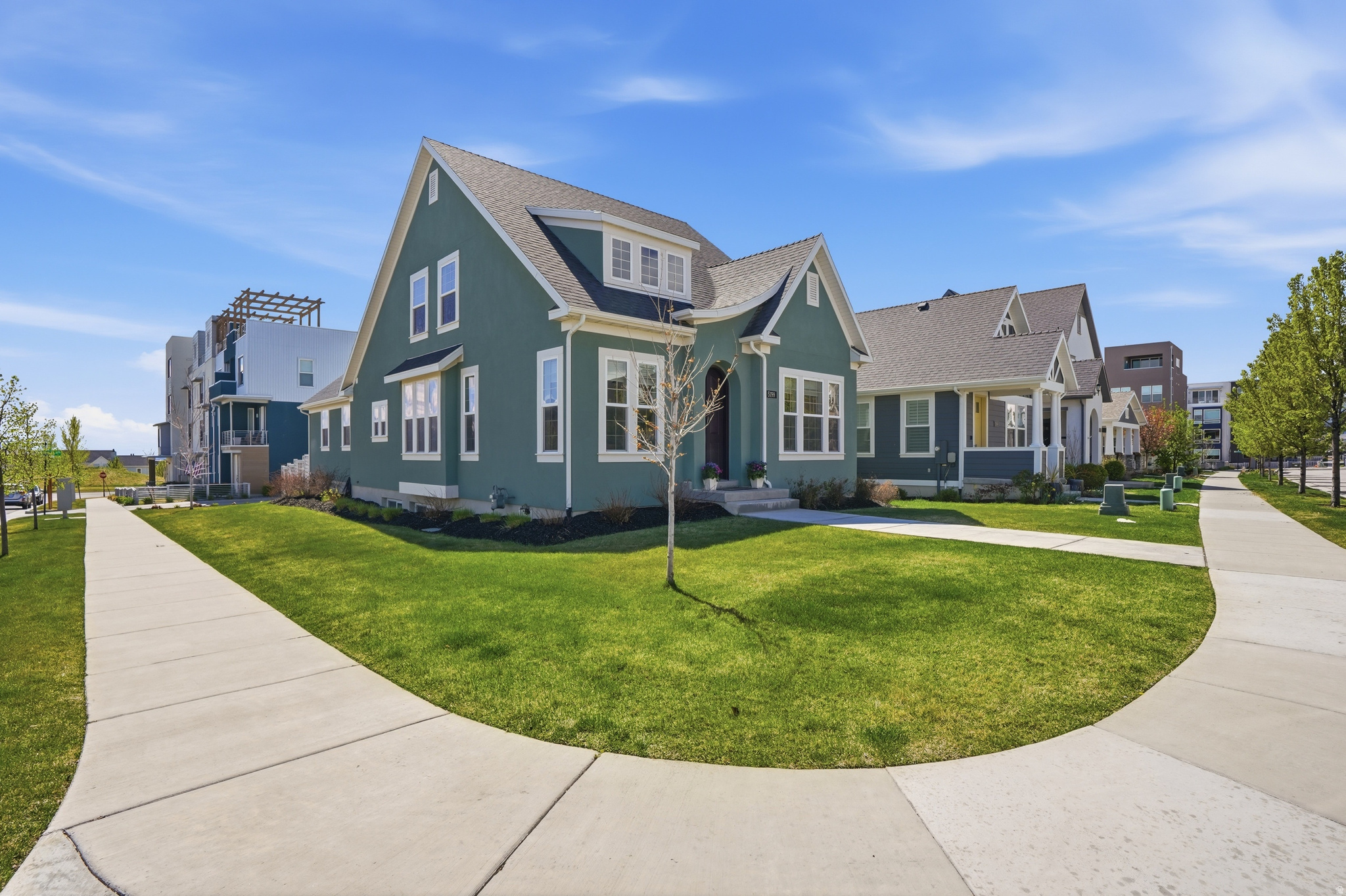 DAYBREAK - Residential