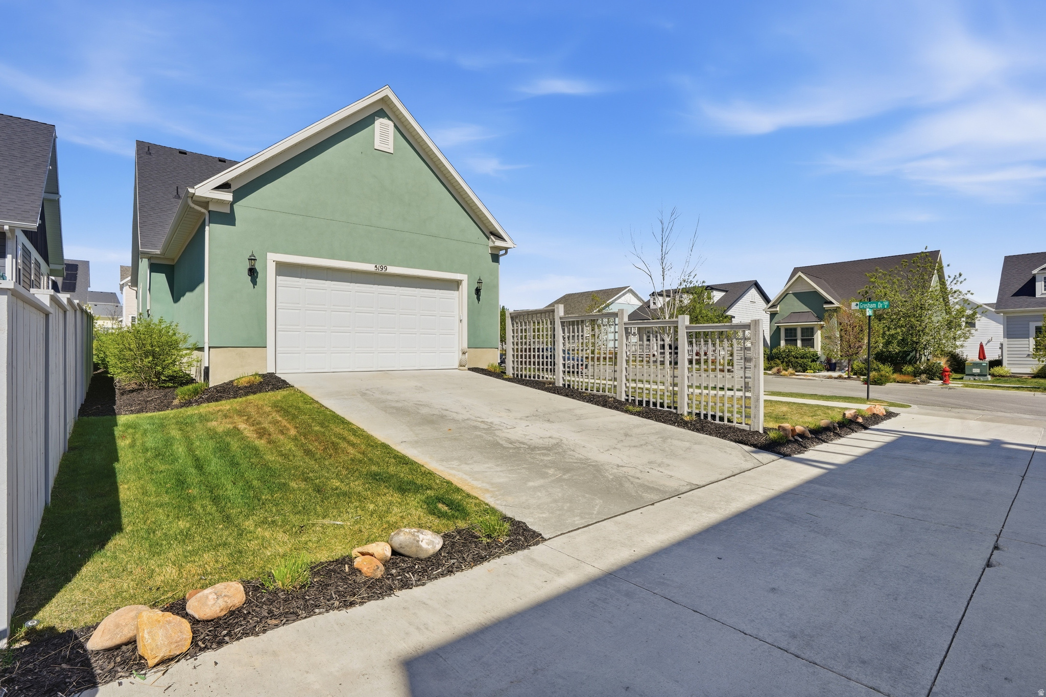 DAYBREAK - Residential