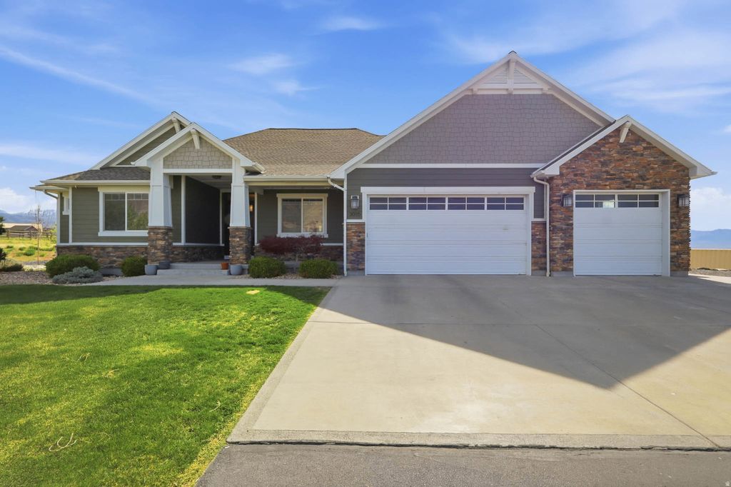 Photo of 3085 N BRONZEWOOD CIR N #26, Erda, UT 84074 (MLS # 2149367)