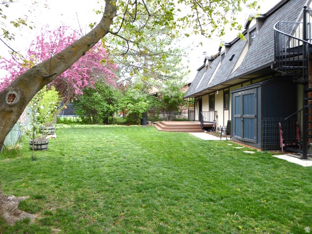 MOUNT LOGAN - Residential