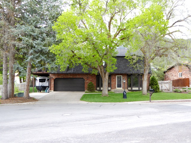 MOUNT LOGAN - Residential