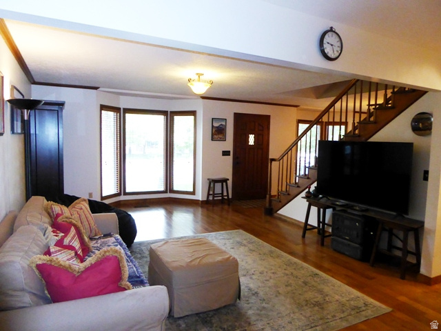 MOUNT LOGAN - Residential