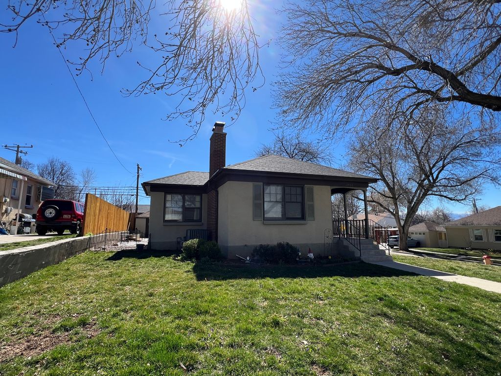Photo of 2406 E 2100 S, Salt Lake City, UT 84109 (MLS # 2143235)