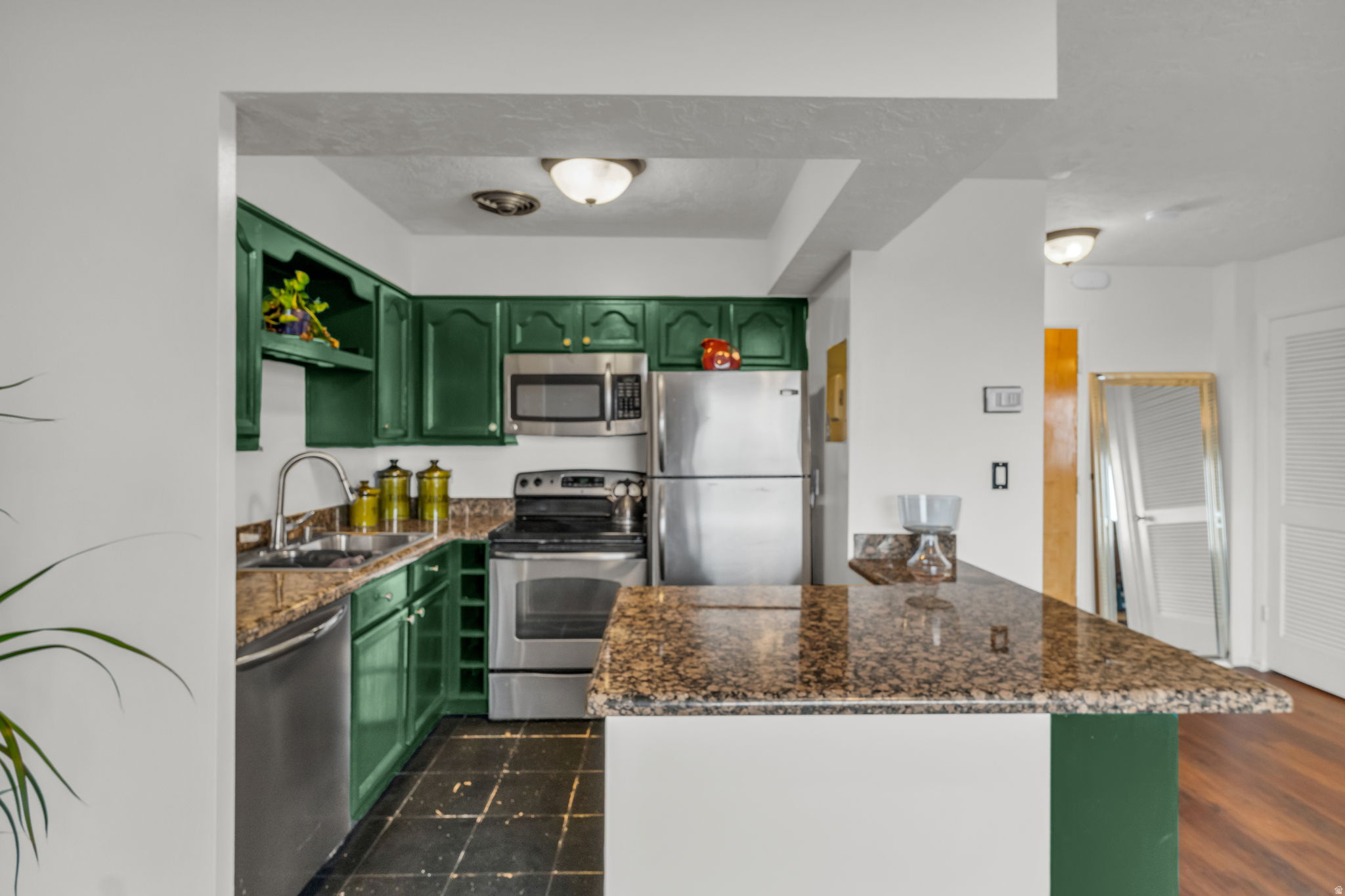 UNIVERSITY HEIGHTS - Residential