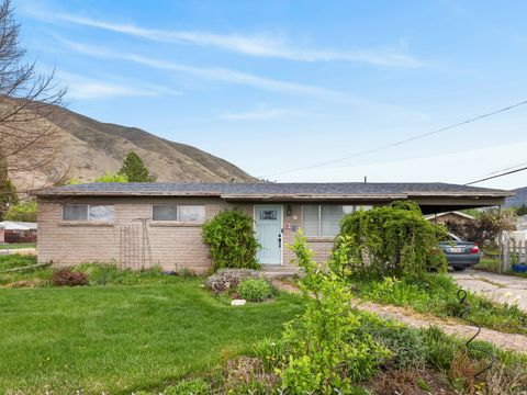 Photo of 38 N 900 E, Springville, UT 84663 (MLS # 2151266)