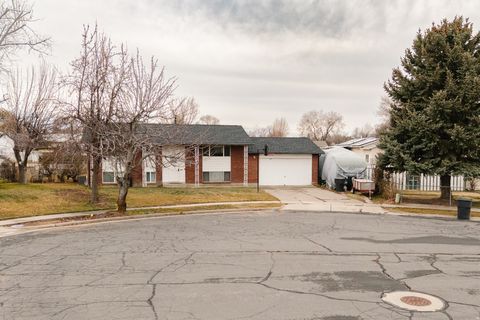 Tiny photo for 1167 W 2100 N, Clinton, UT 84015 (MLS # 2136337)