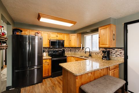 Tiny photo for 1167 W 2100 N, Clinton, UT 84015 (MLS # 2136337)