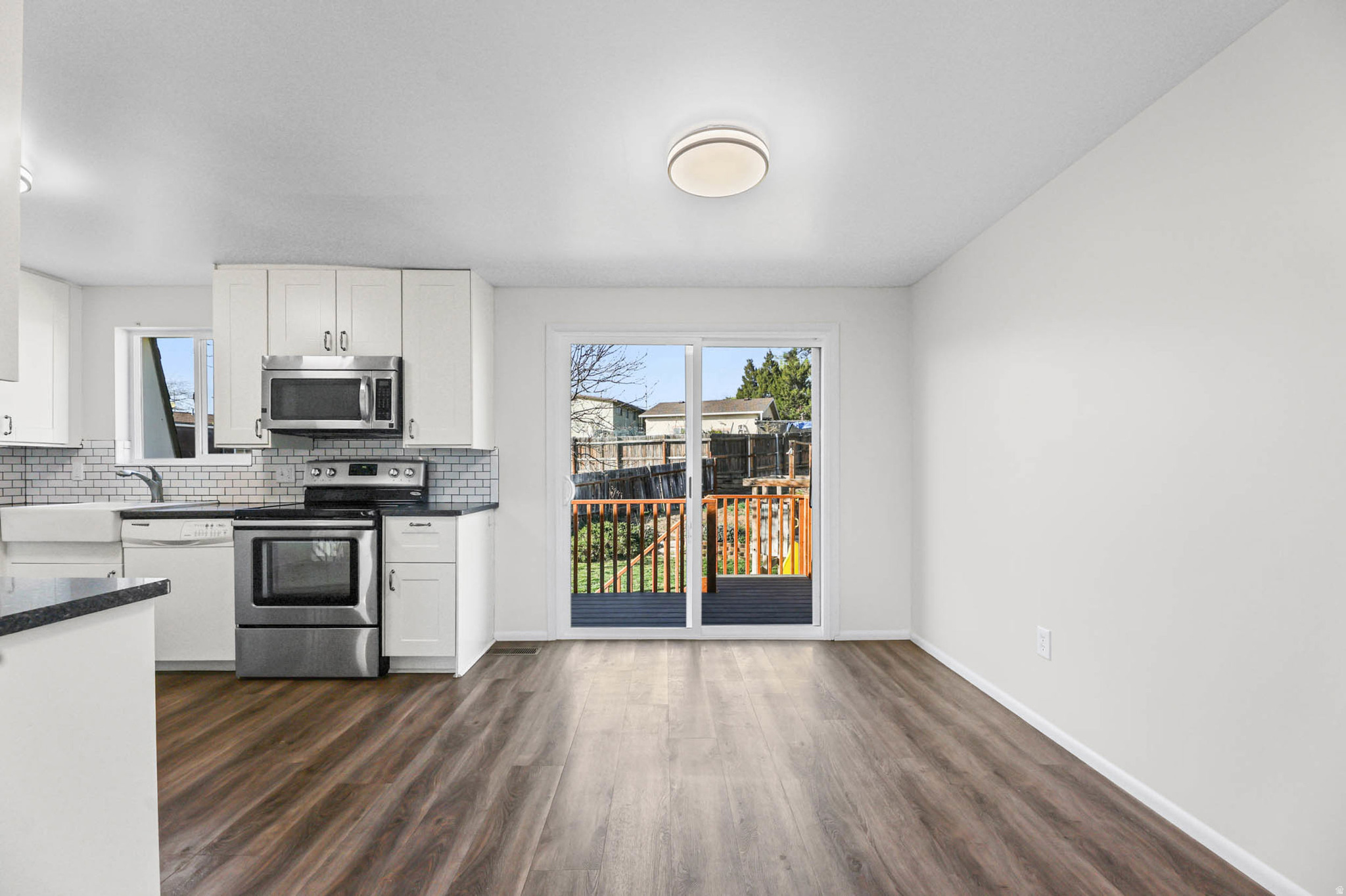 WHITE CITY - Residential