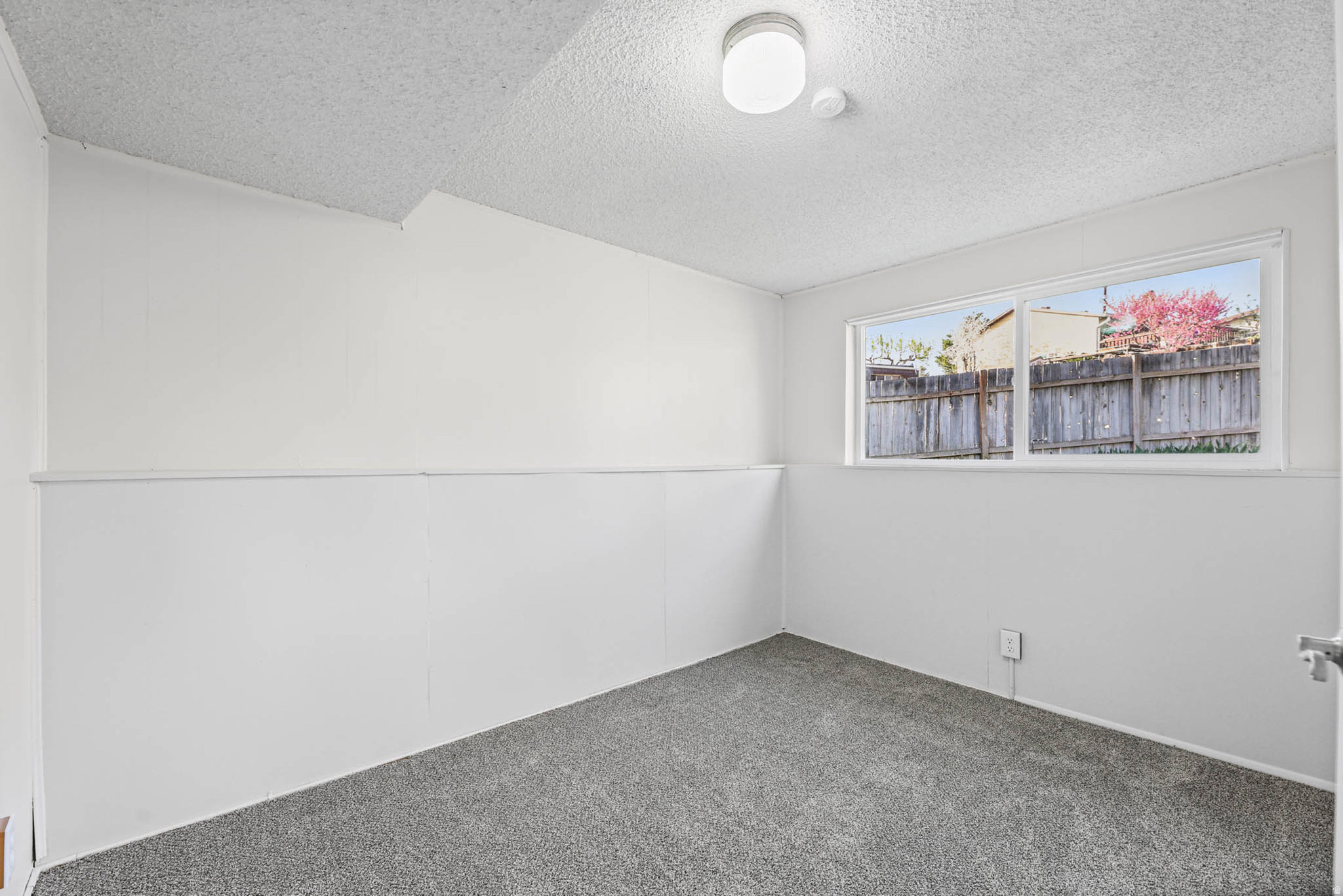 WHITE CITY - Residential