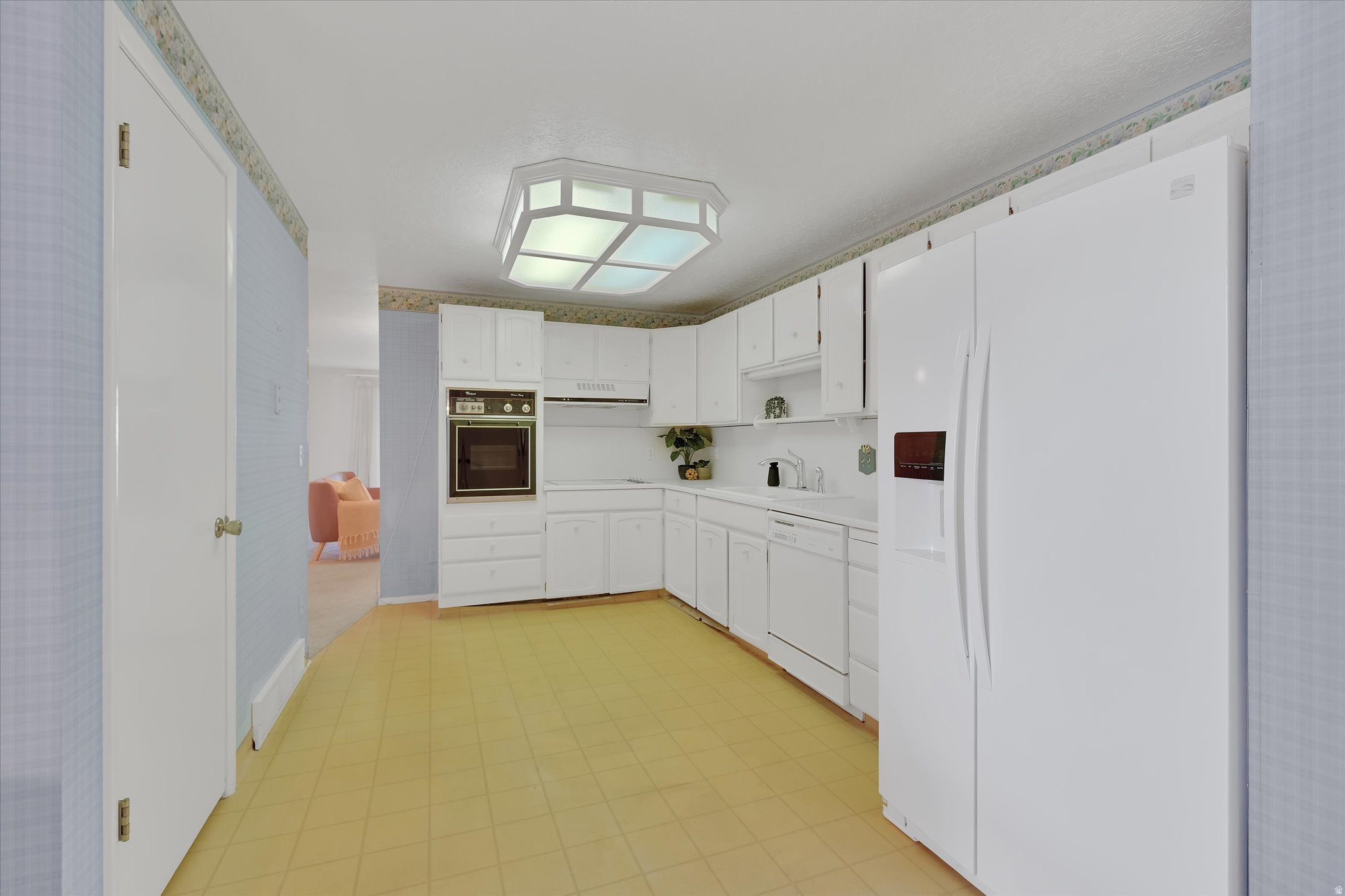 ASPEN CONDOMINIUMS - Residential