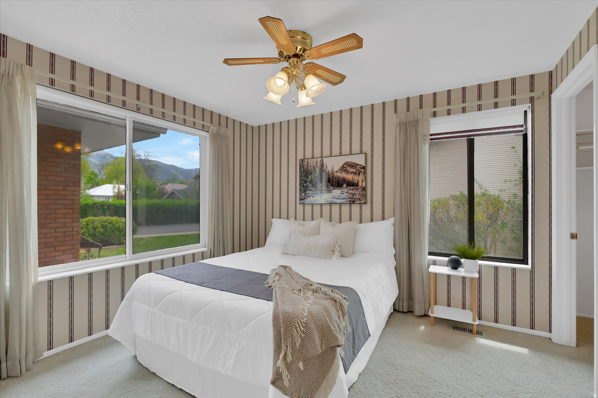 ASPEN CONDOMINIUMS - Residential