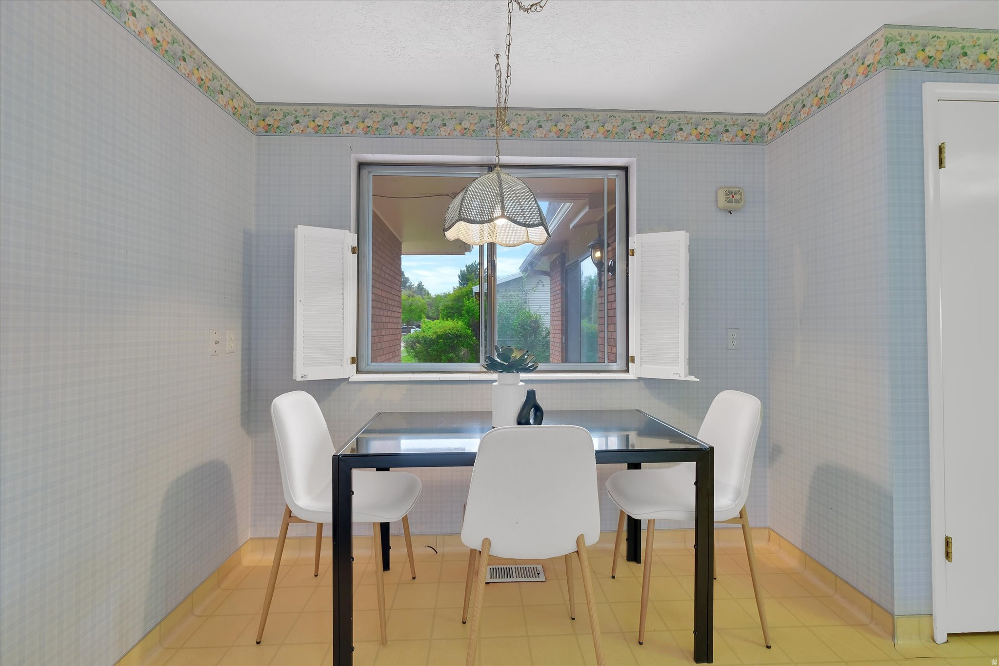 ASPEN CONDOMINIUMS - Residential