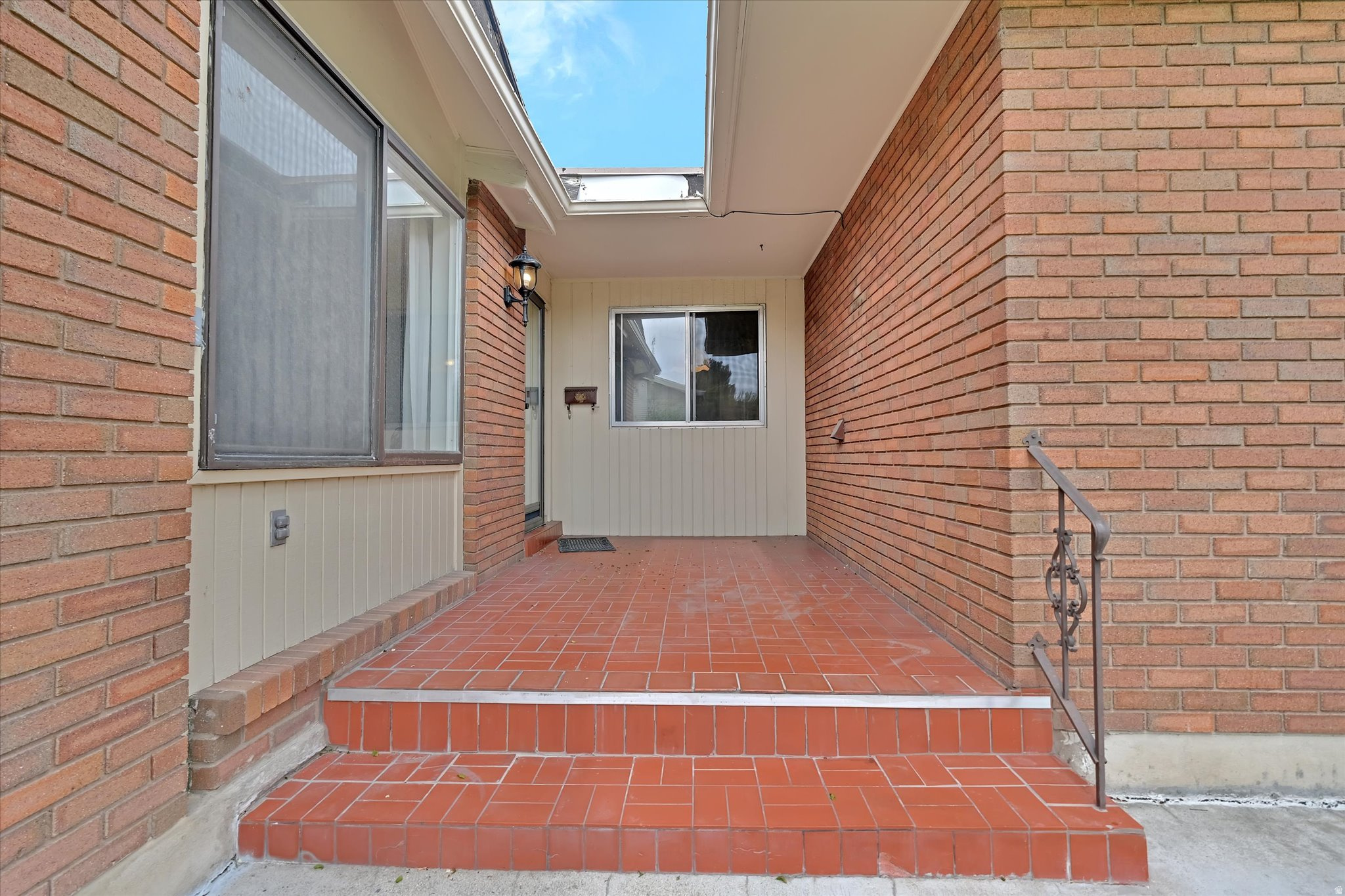 ASPEN CONDOMINIUMS - Residential