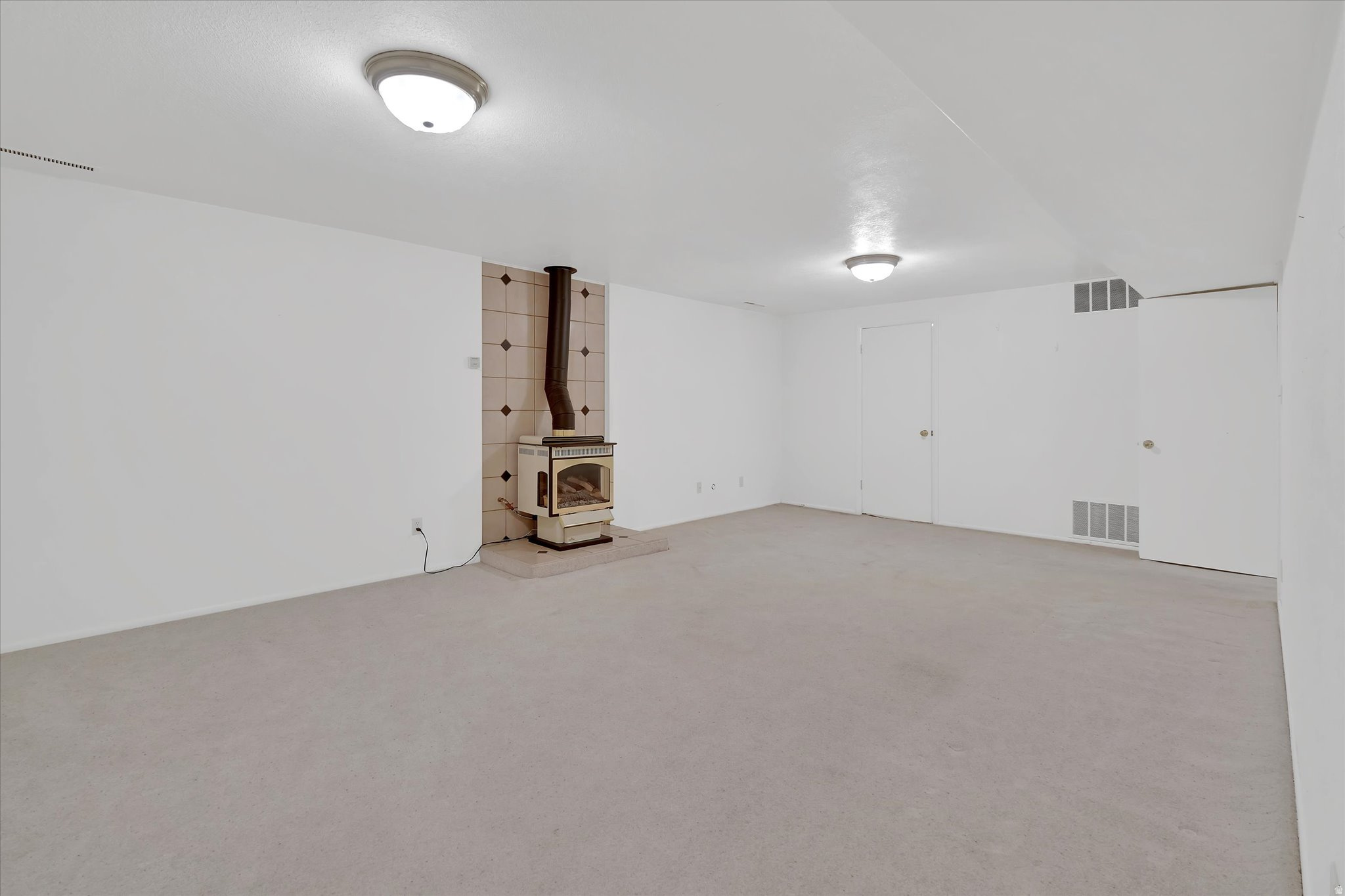 ASPEN CONDOMINIUMS - Residential