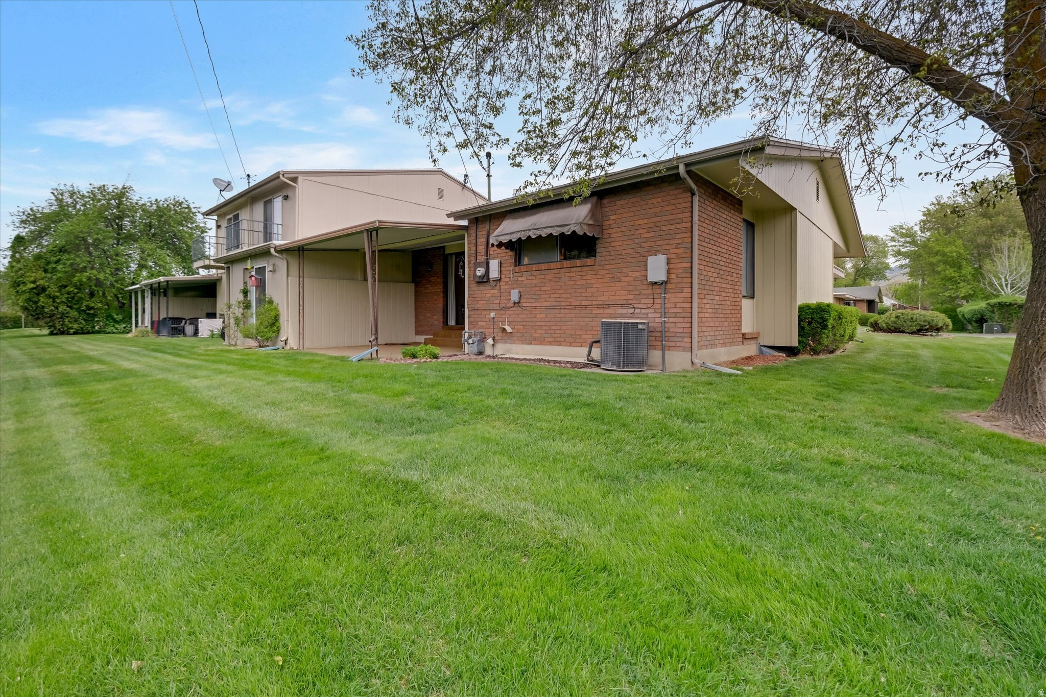 ASPEN CONDOMINIUMS - Residential