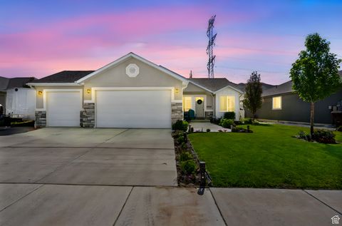 Tiny photo for 4132 N POPLAR ST E, Eagle Mountain, UT 84005 (MLS # 2102345)