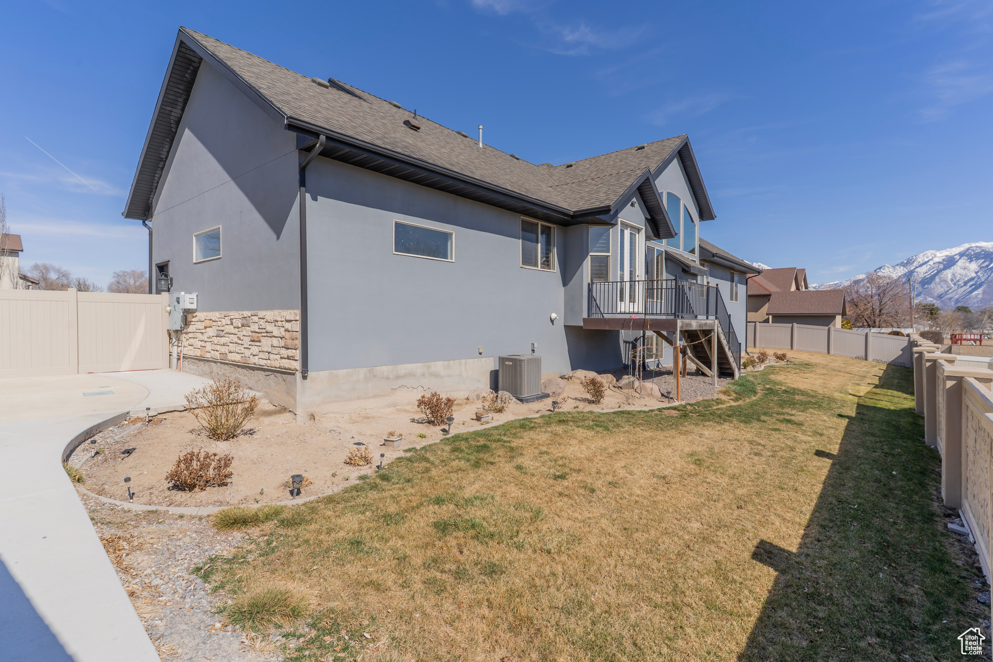 1353 W Carriage View Ct, South Jordan, Utah image 5