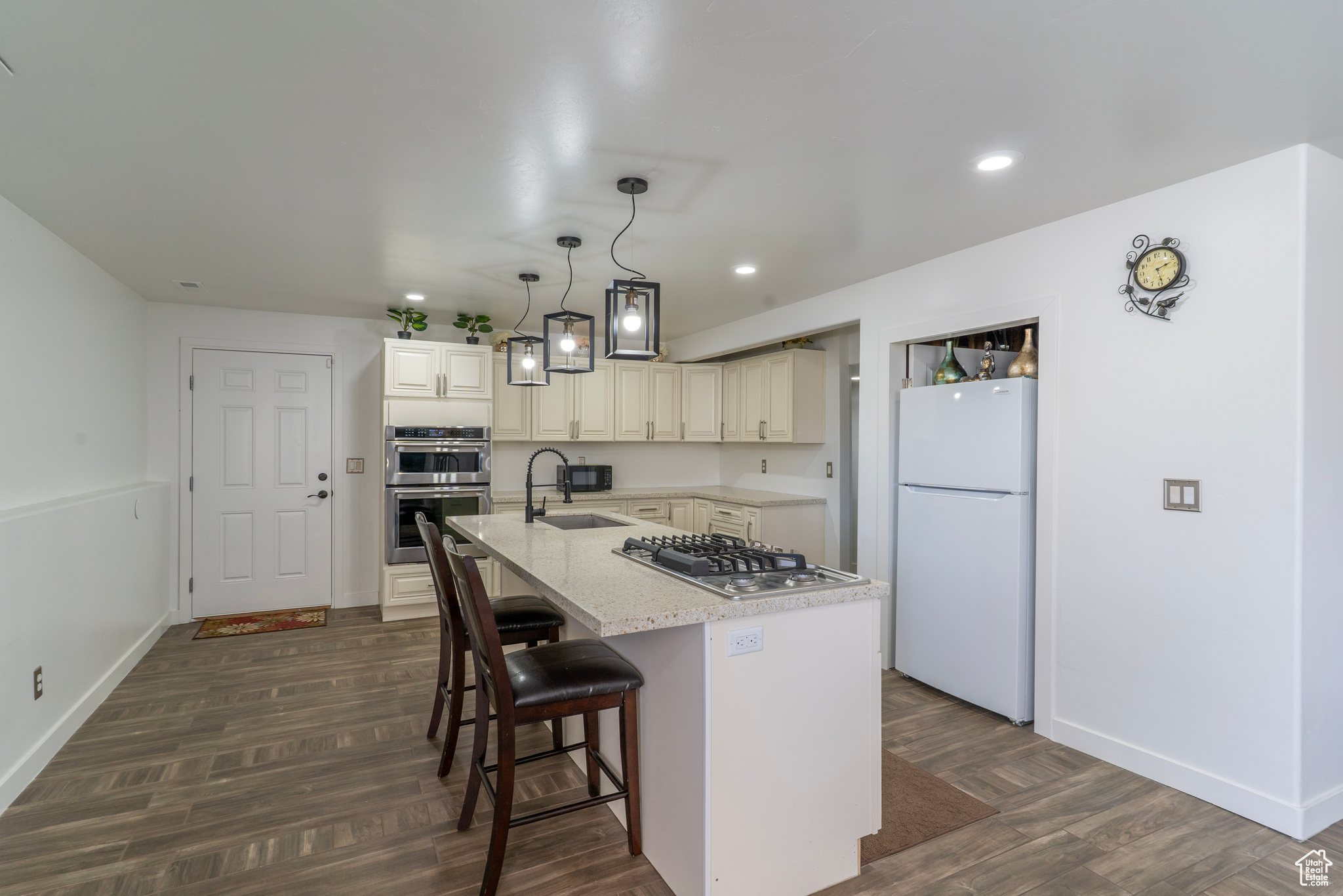 1353 W Carriage View Ct, South Jordan, Utah image 17