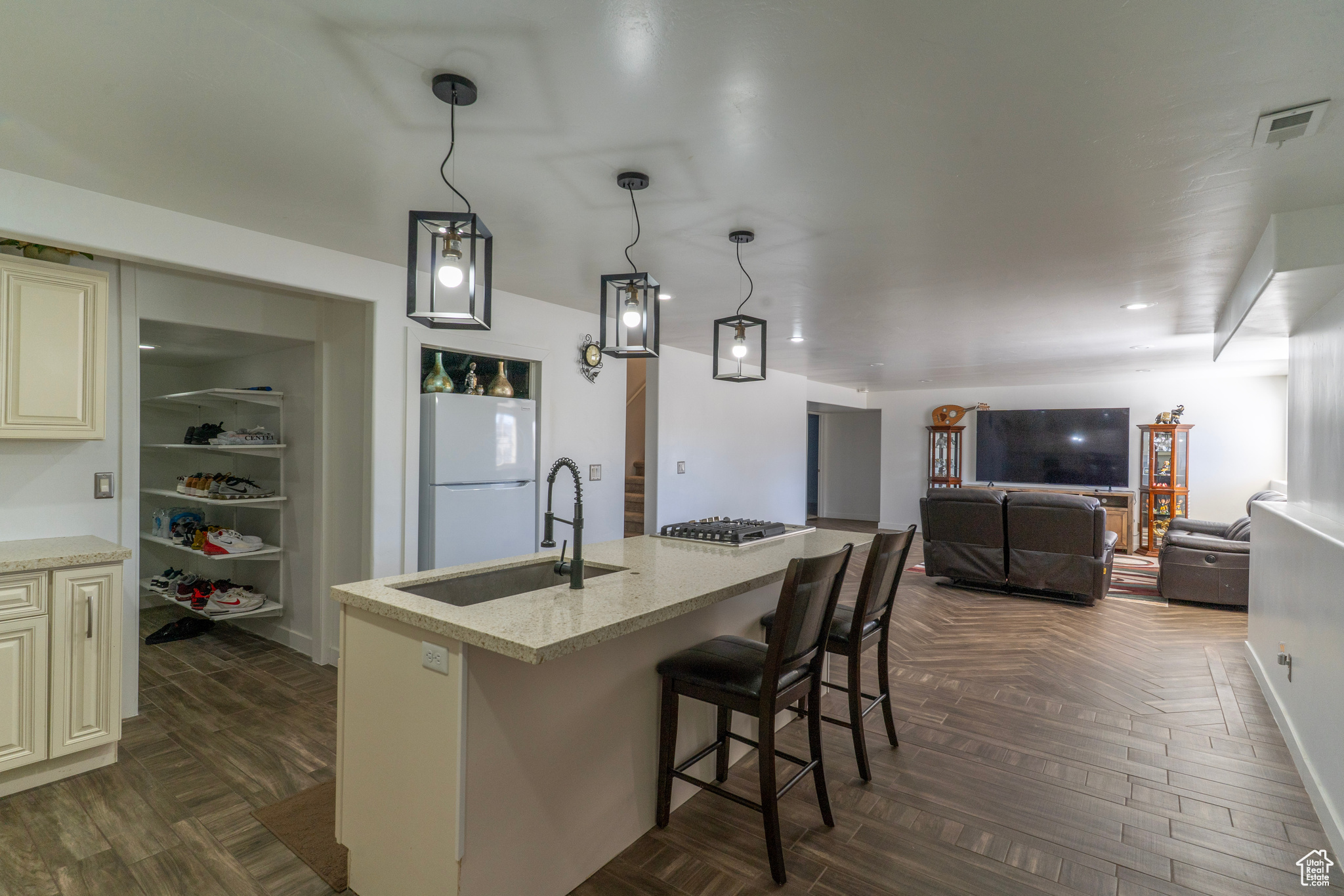 1353 W Carriage View Ct, South Jordan, Utah image 18