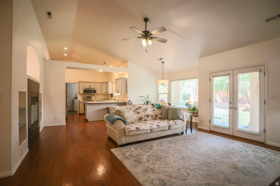 SANTA CLARA HEIGHTS W - Residential