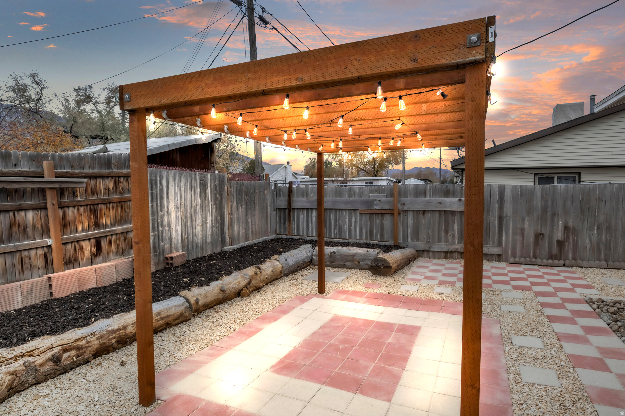 WHITE CITY #6 SUB - Residential