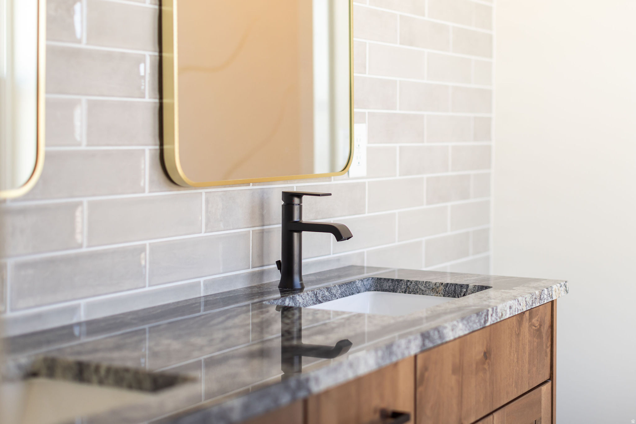 HOMES ON THE KNOLL - Residential