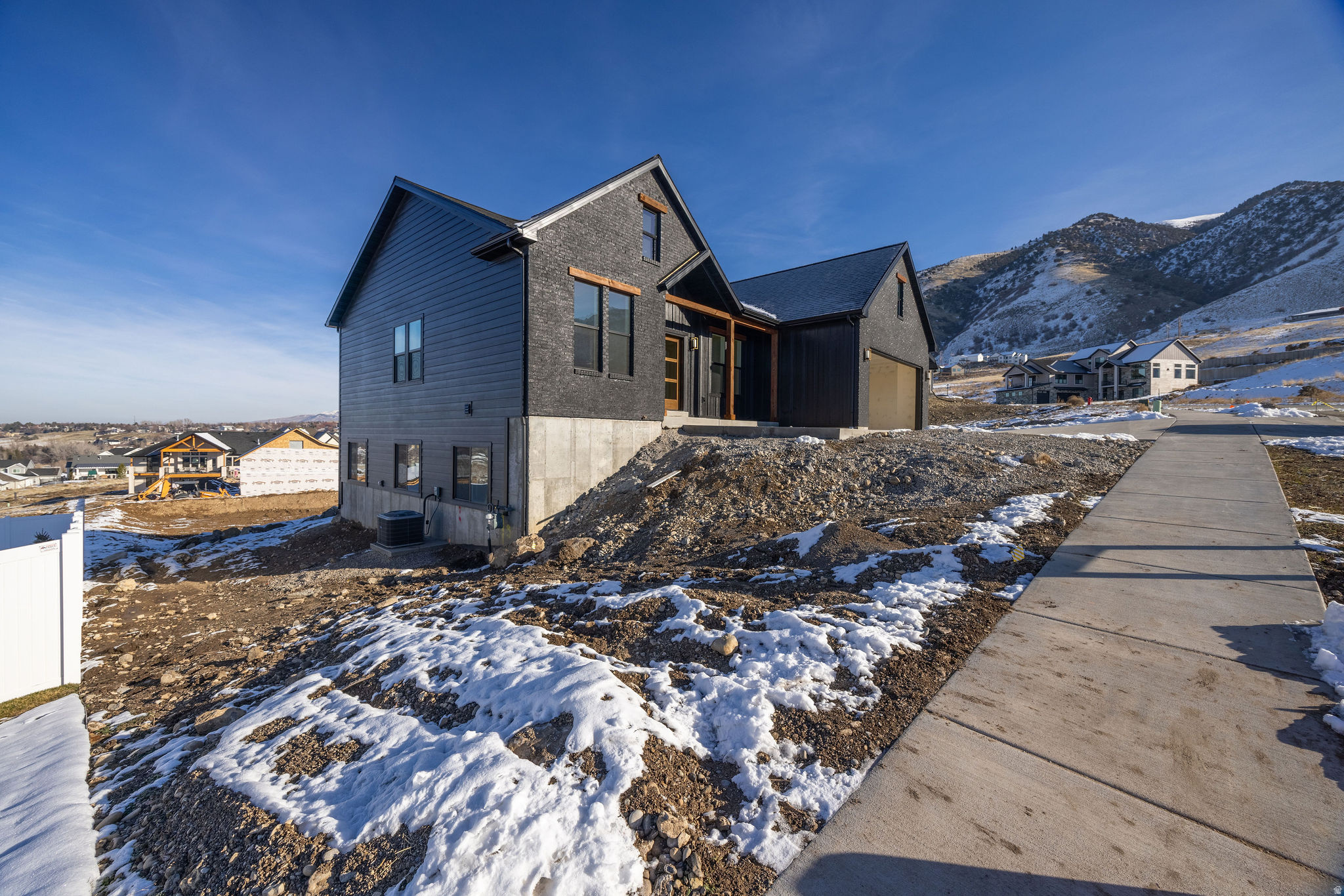 HOMES ON THE KNOLL - Residential