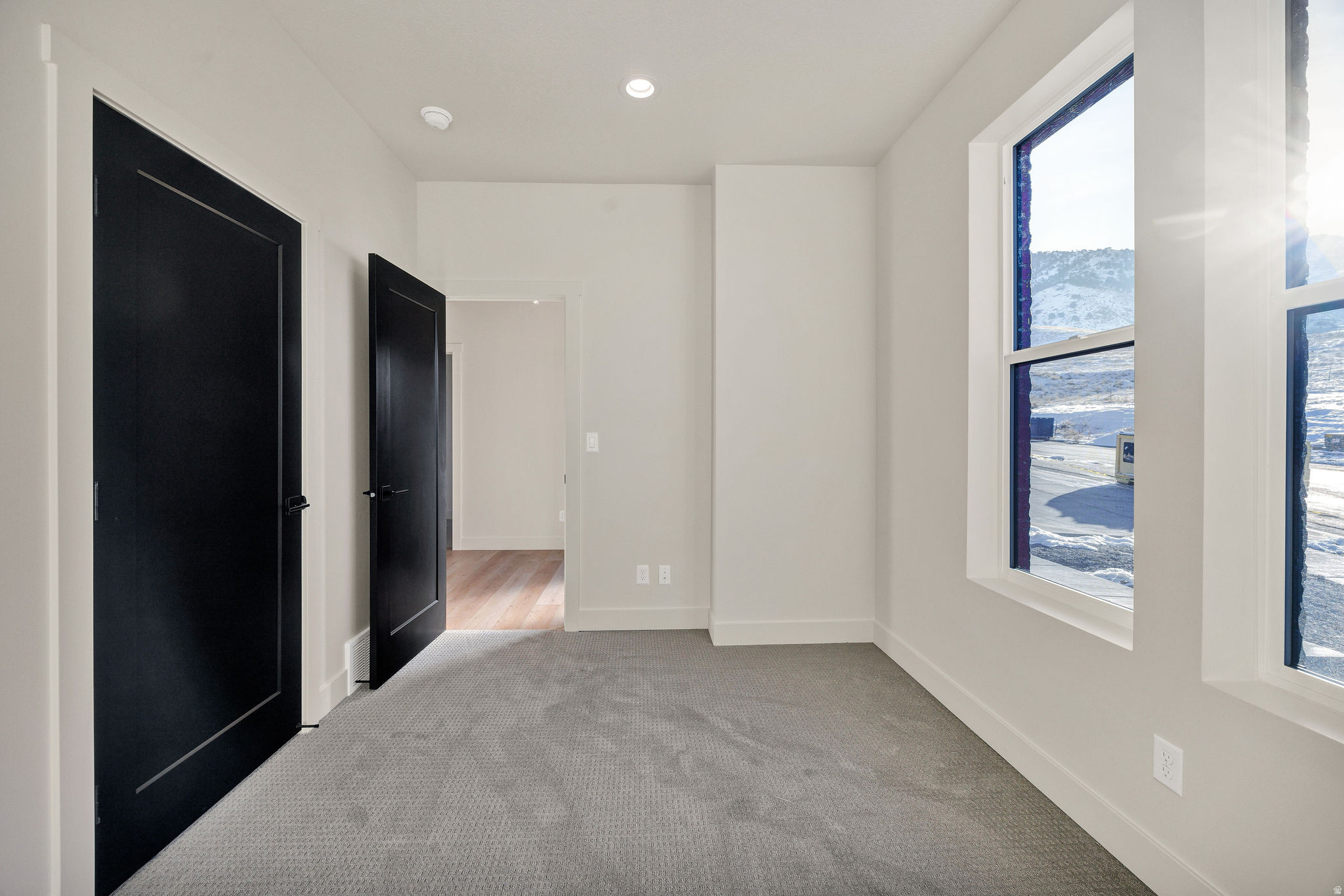 HOMES ON THE KNOLL - Residential