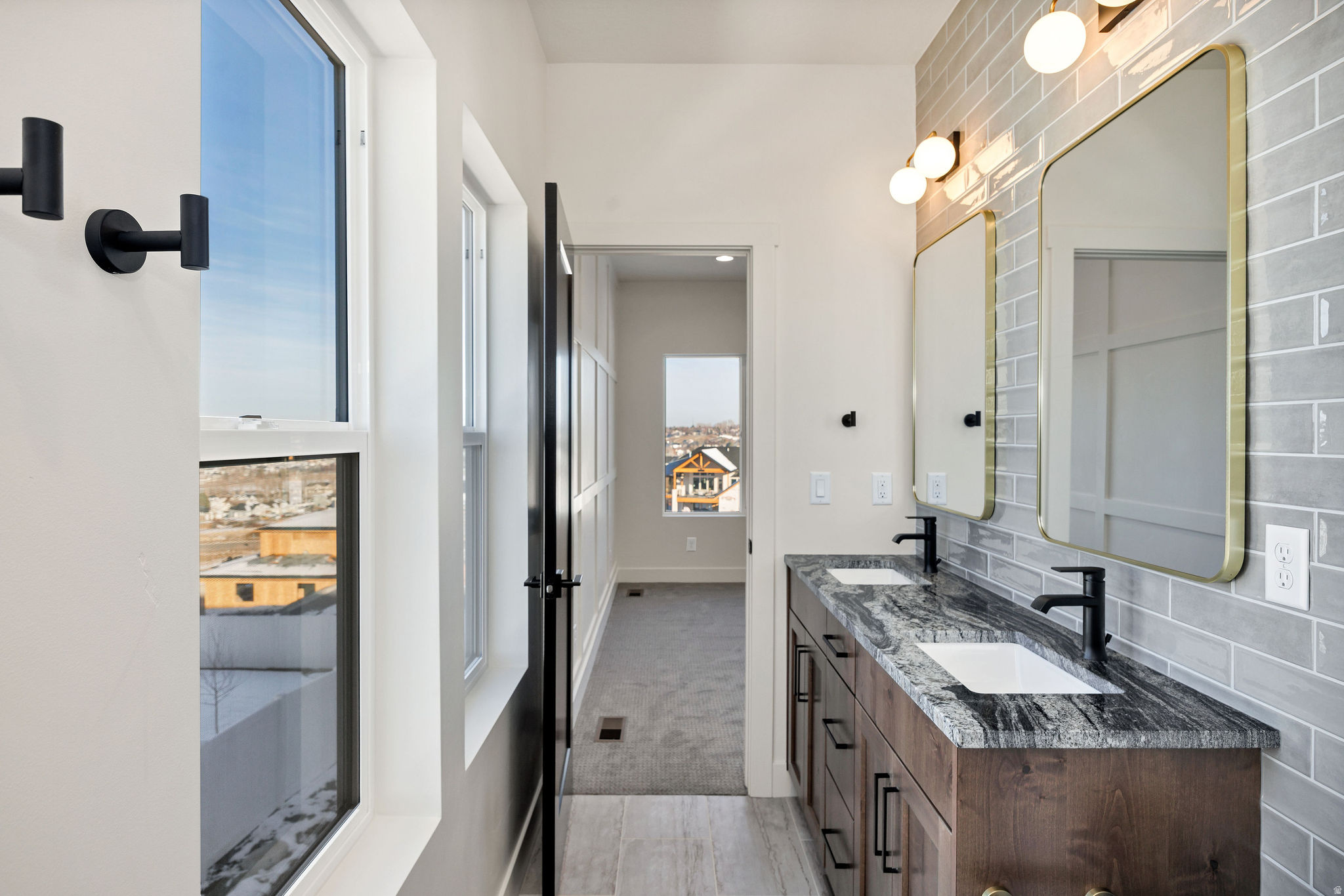 HOMES ON THE KNOLL - Residential