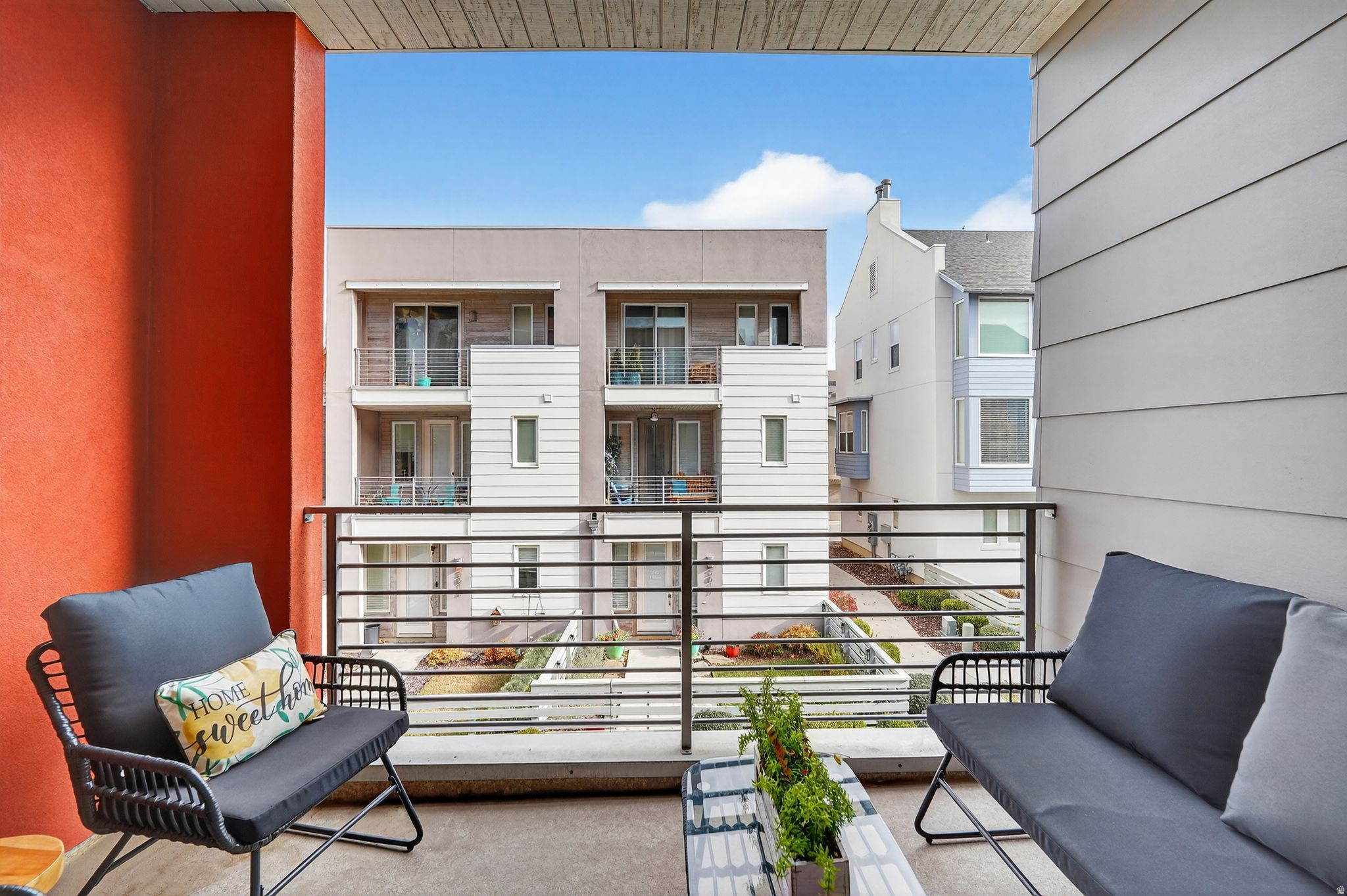 DAYBREAK - Residential