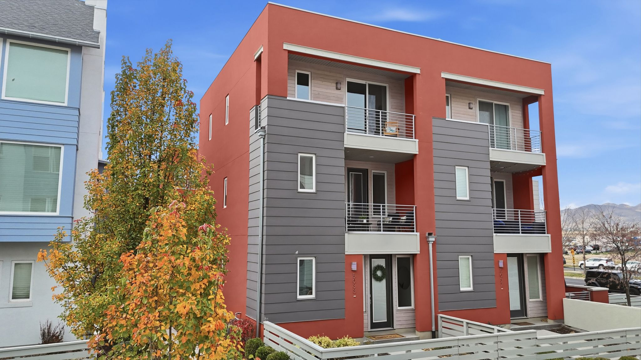 DAYBREAK - Residential